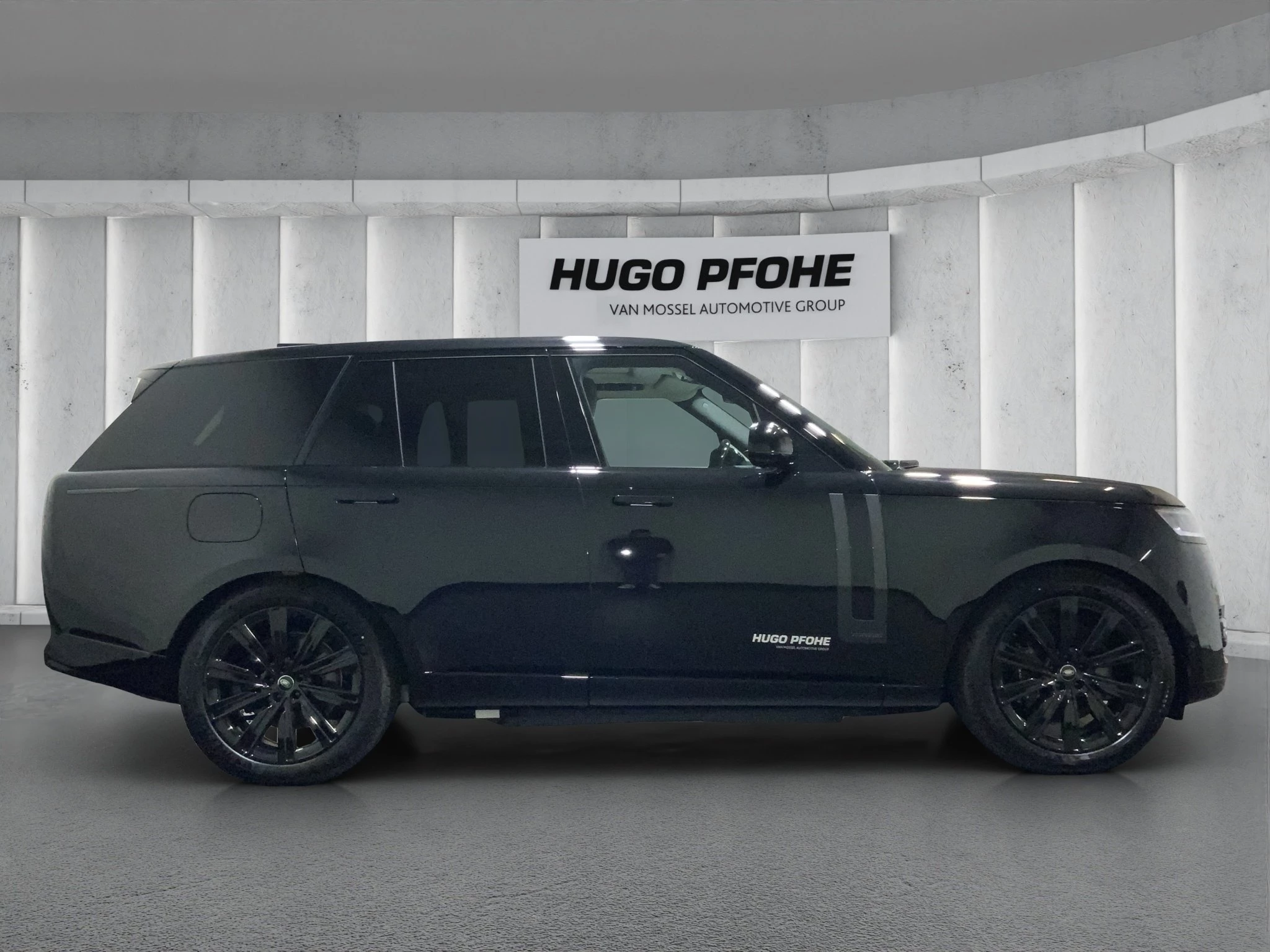 Land Rover-Range Rover-image-5
