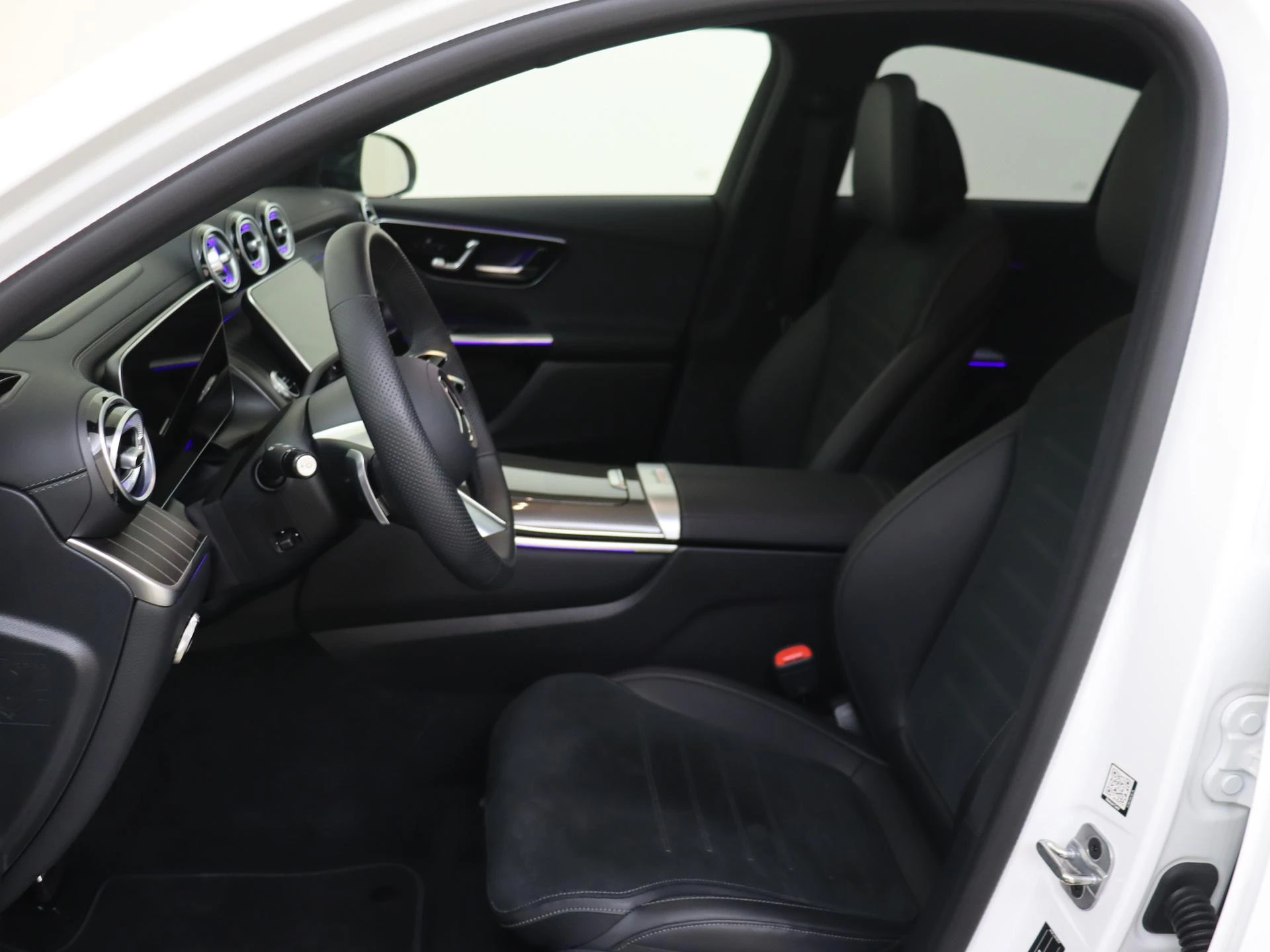 Mercedes-Benz-GLC-image-13