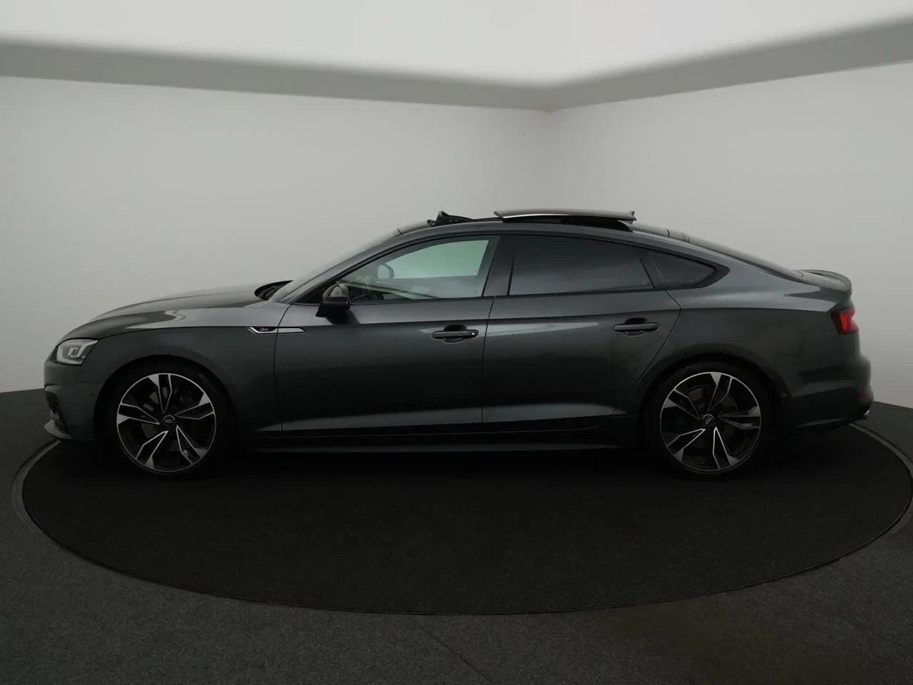 Audi-S5-image-15