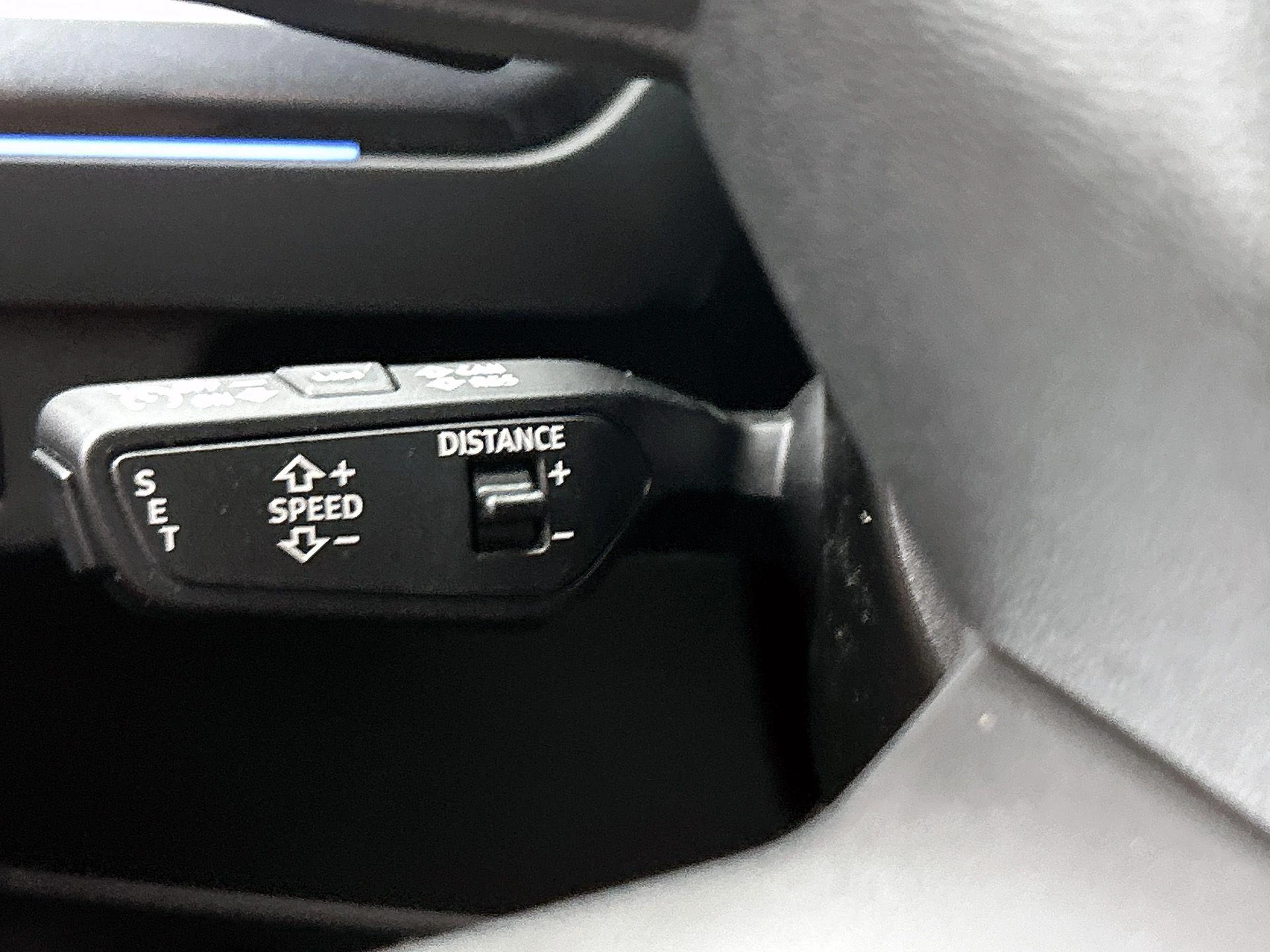Audi-Q4 e-tron-image-5