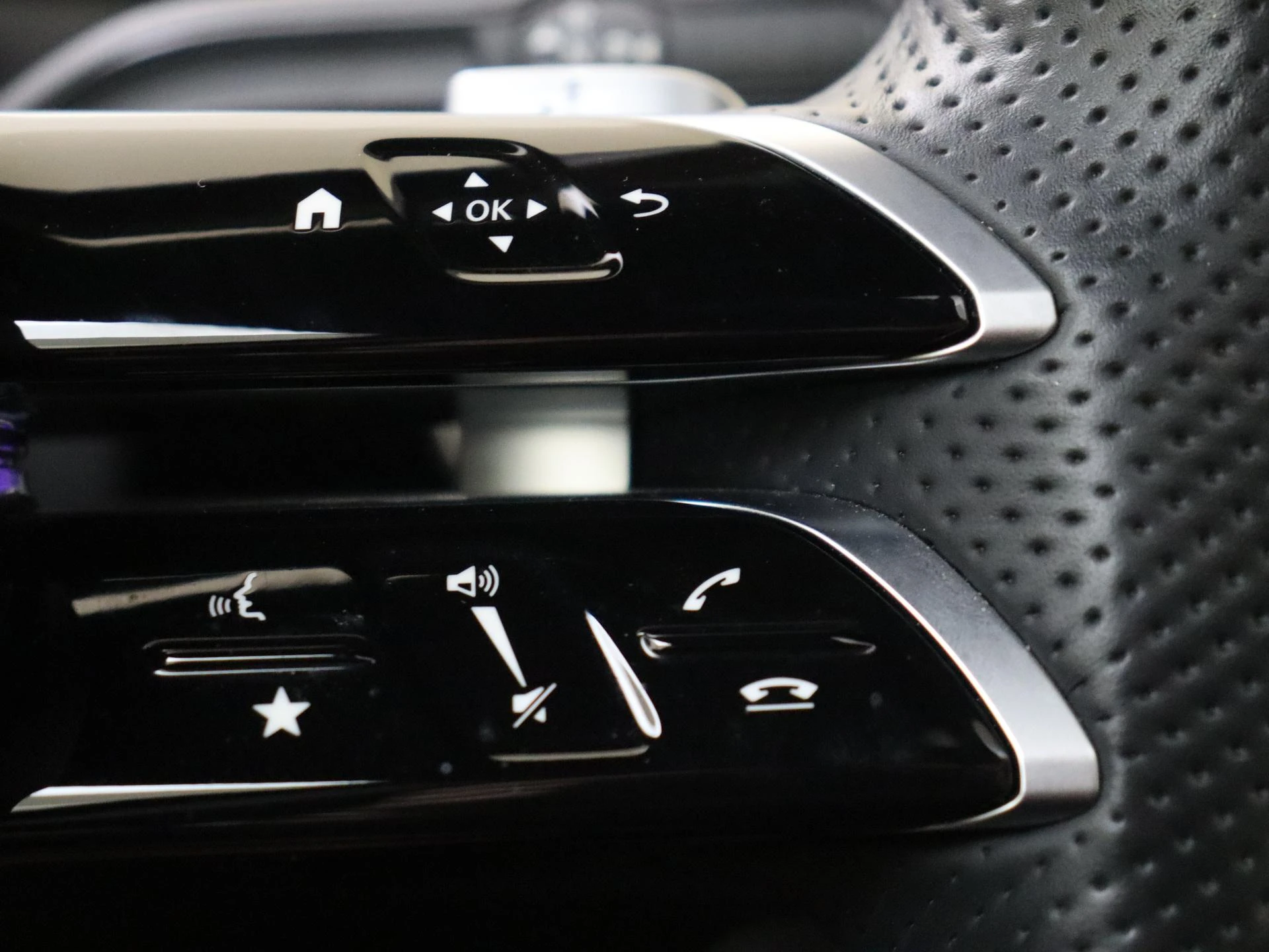 Mercedes-Benz-A-Klasse-image-12