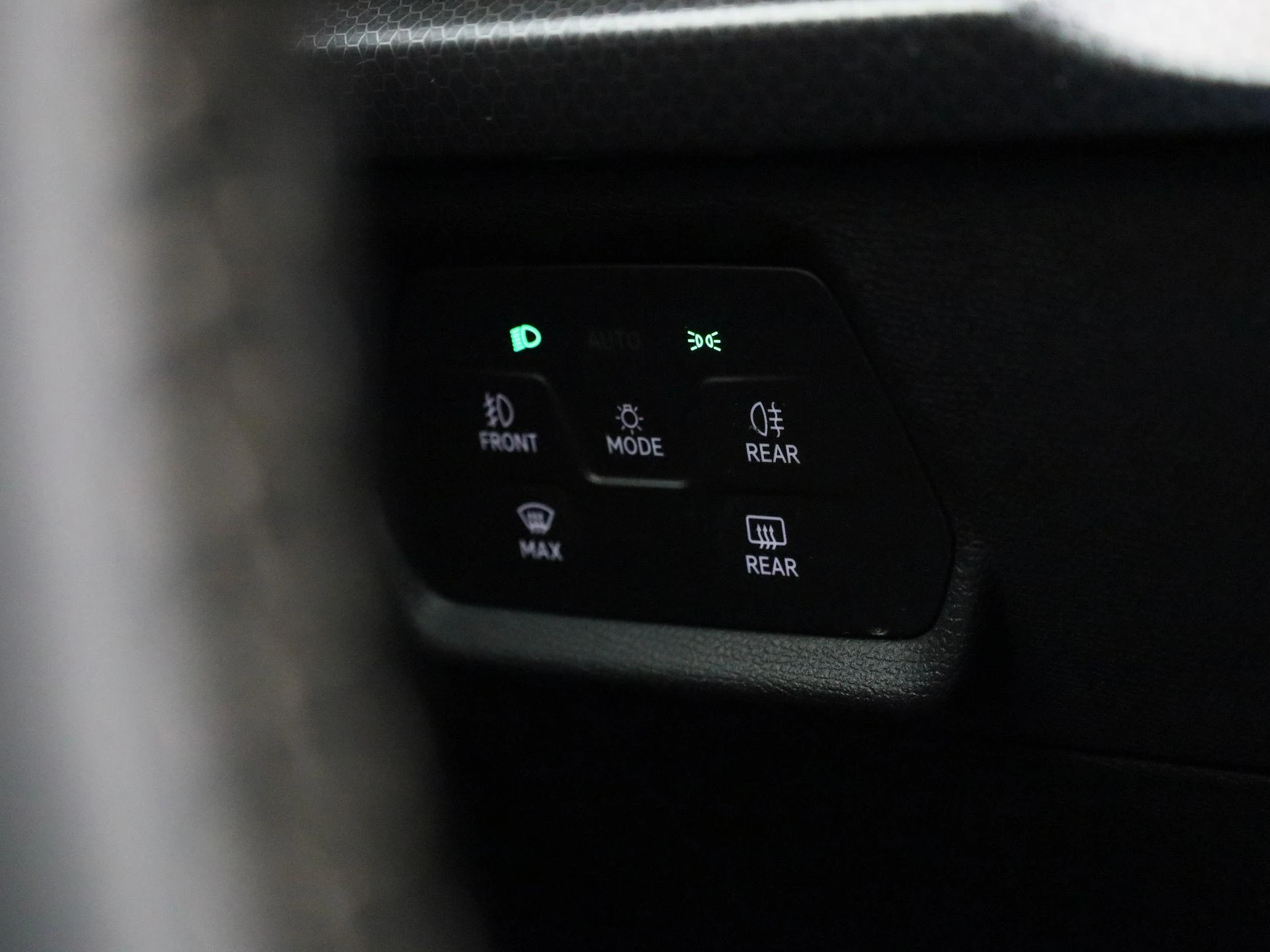SEAT-Leon-image-19