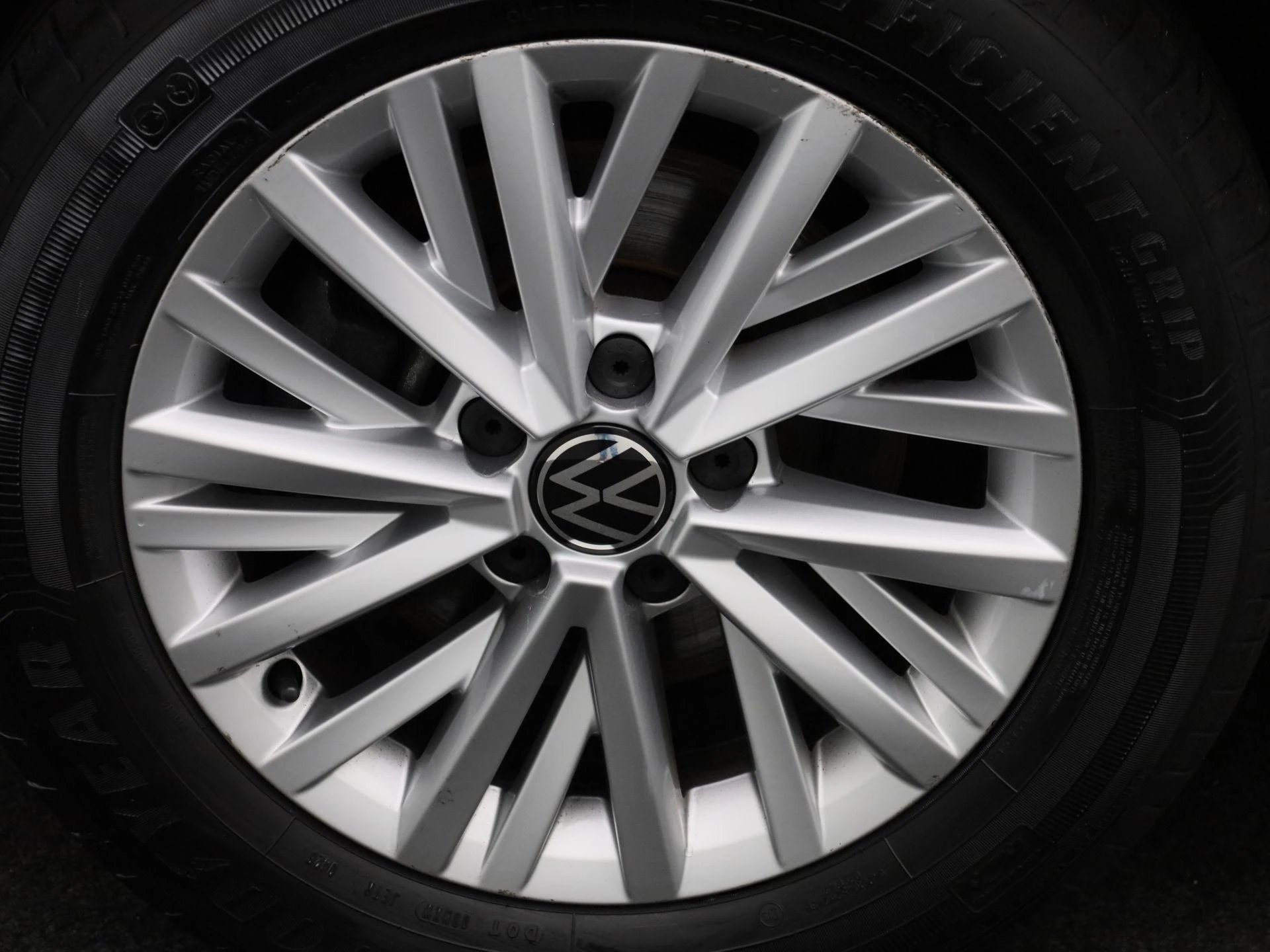 Volkswagen-T-Roc-image-11