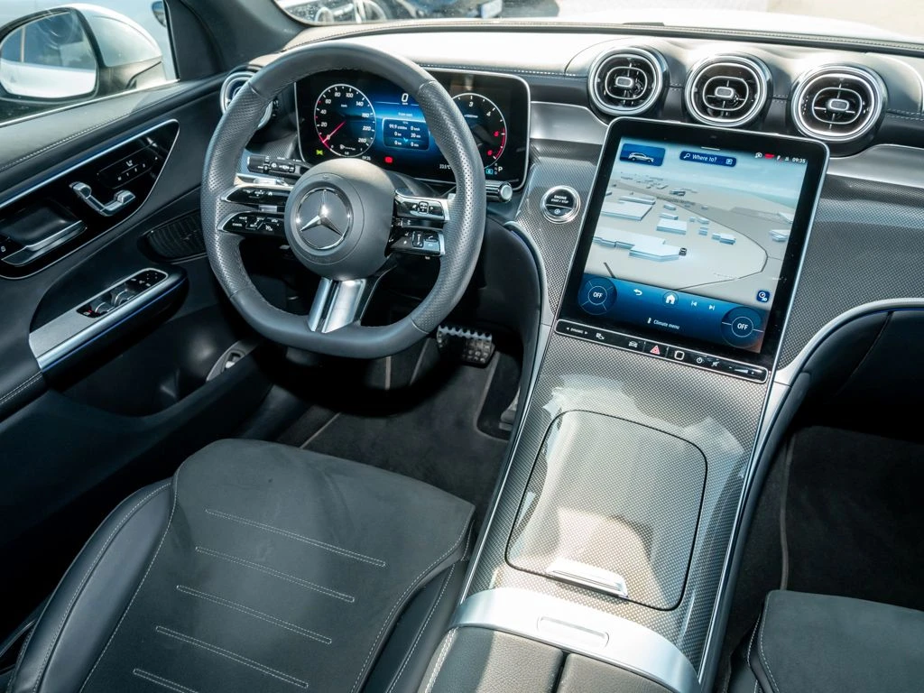 Mercedes-Benz-GLC 300 d-image-9