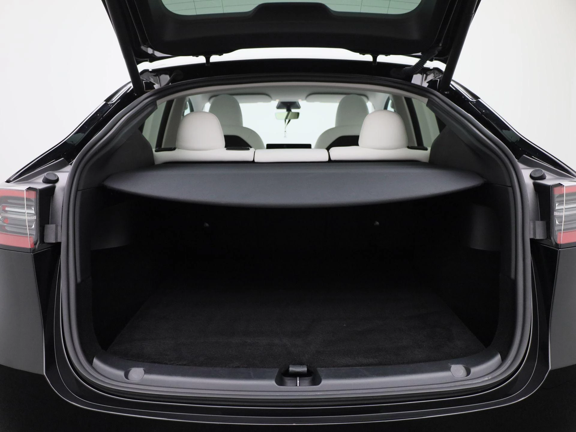 Tesla-Model Y-image-11