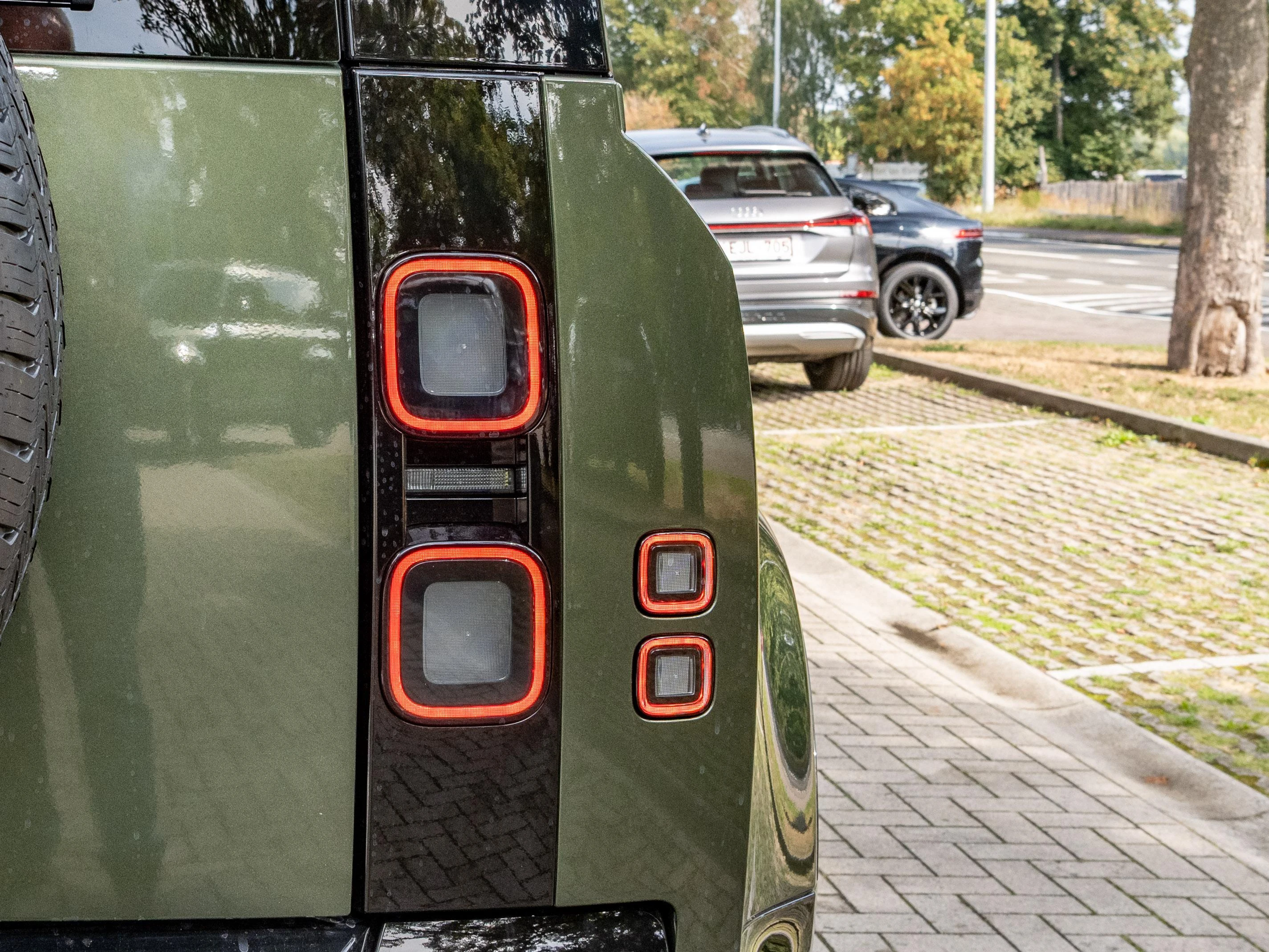 Land Rover-Defender-image-15