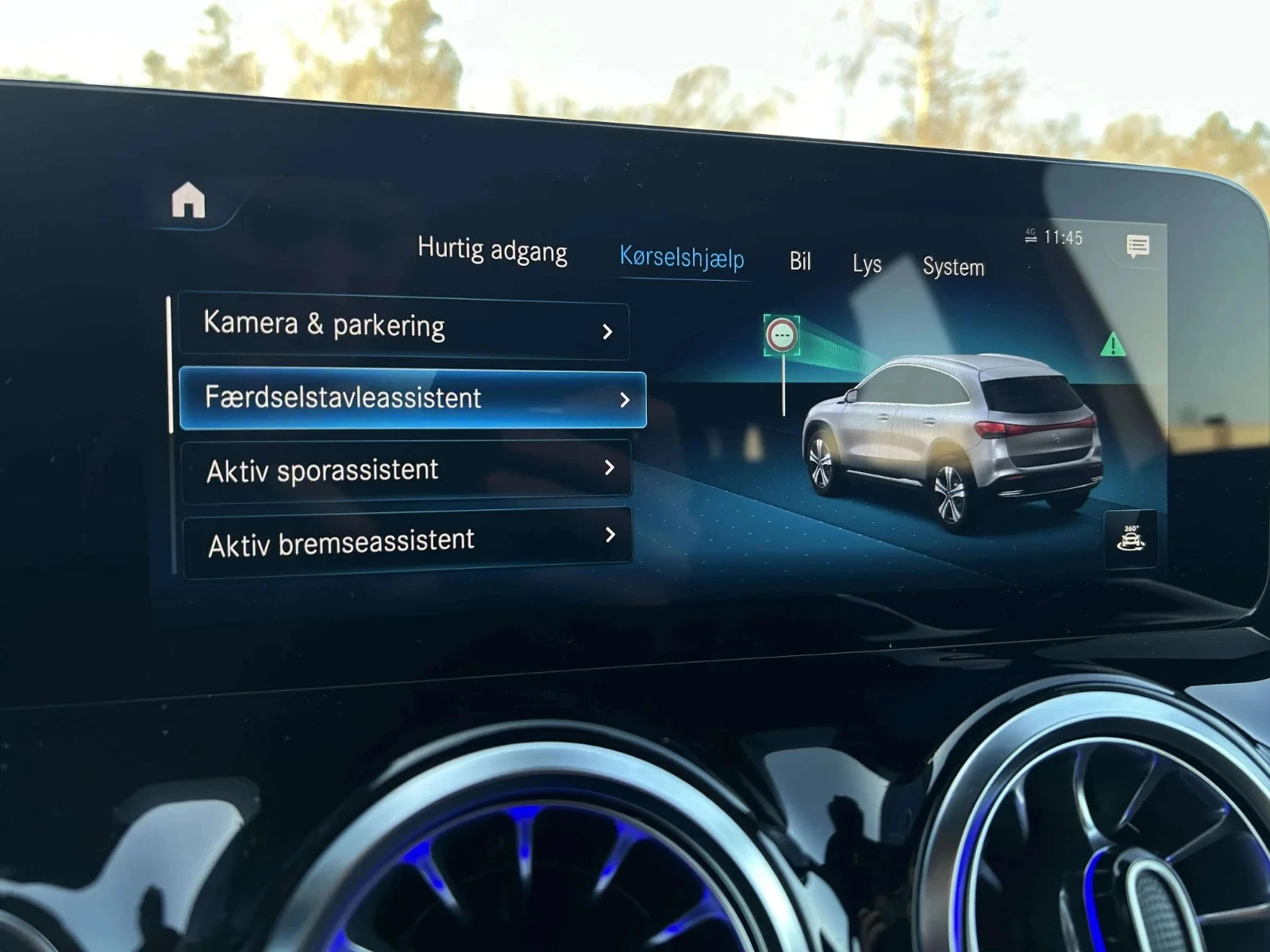 Mercedes-Benz-EQA-image-17