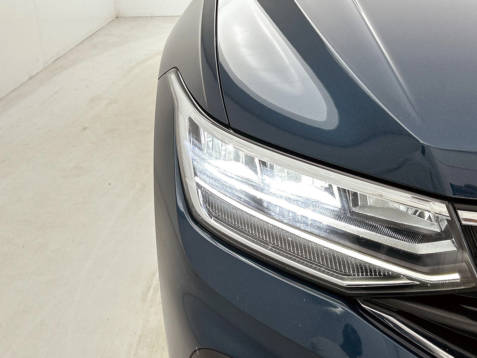 Volkswagen-Tiguan-image-12