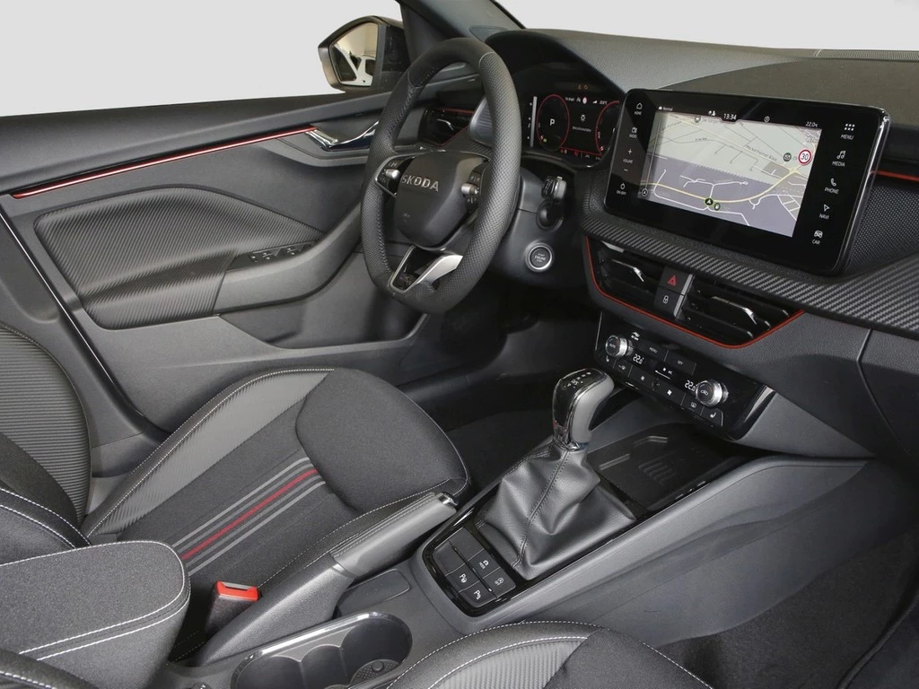 Škoda Kamiq Monte Carlo 1.5 UPE 44.560 AHK Infotain