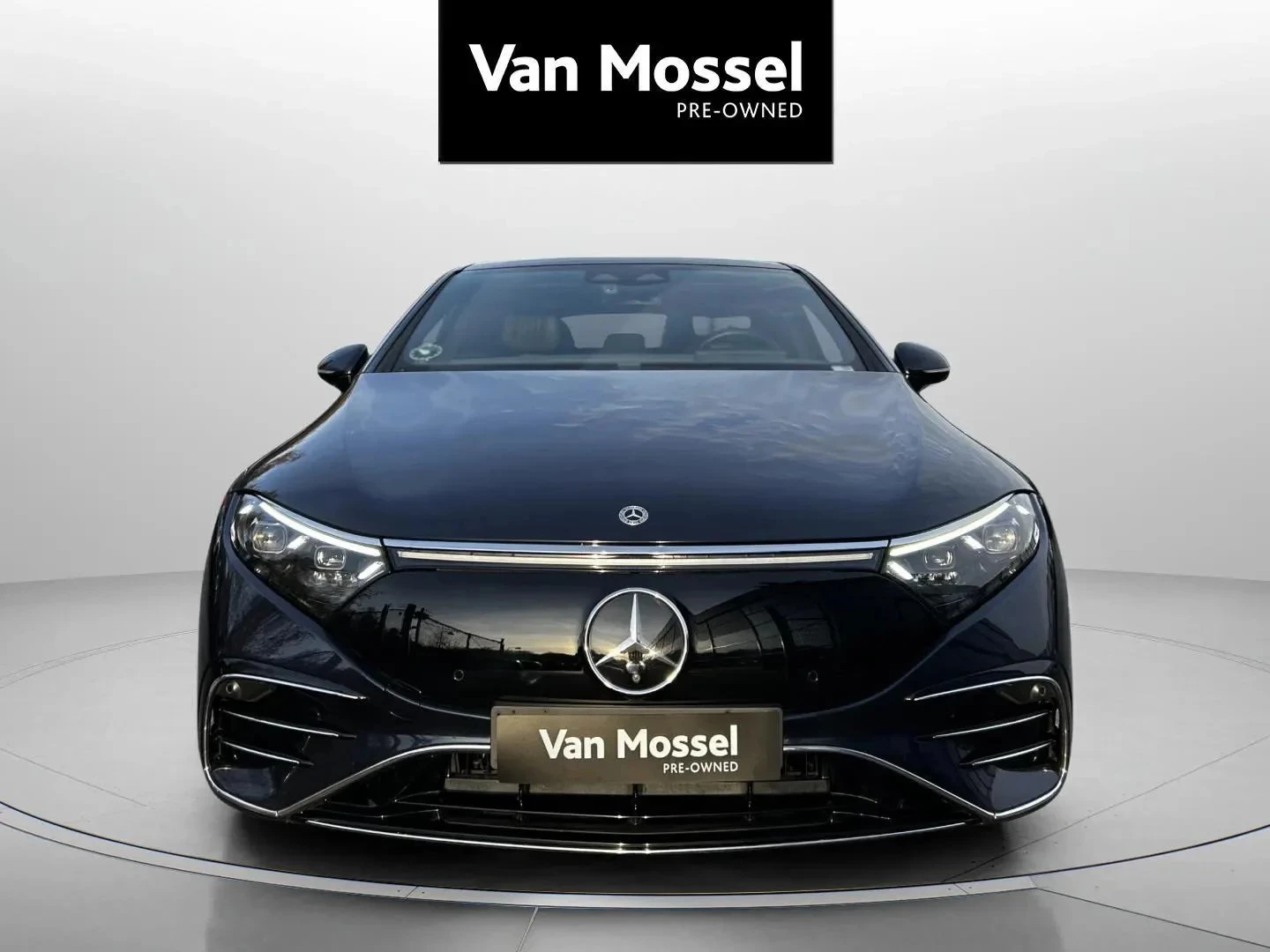 Mercedes-Benz-EQS-image-1