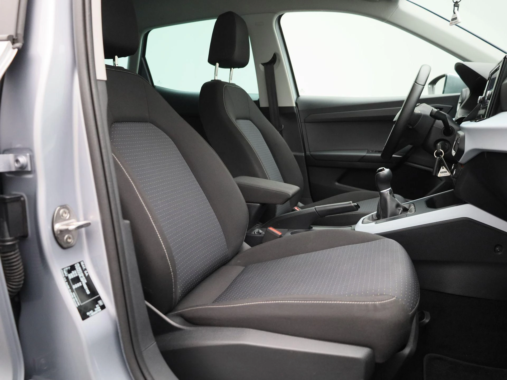 SEAT-Arona-image-32