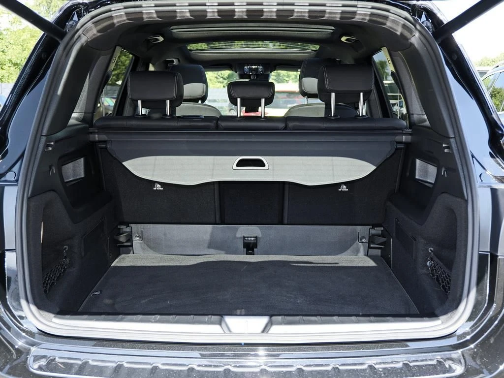 Mercedes-Benz-GLB 200 d-image-16
