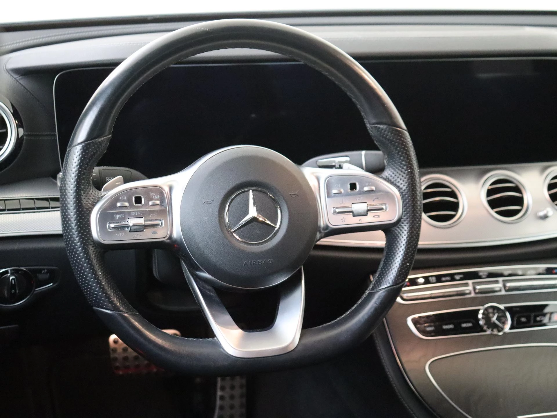 Mercedes-Benz-E-Klasse-image-9