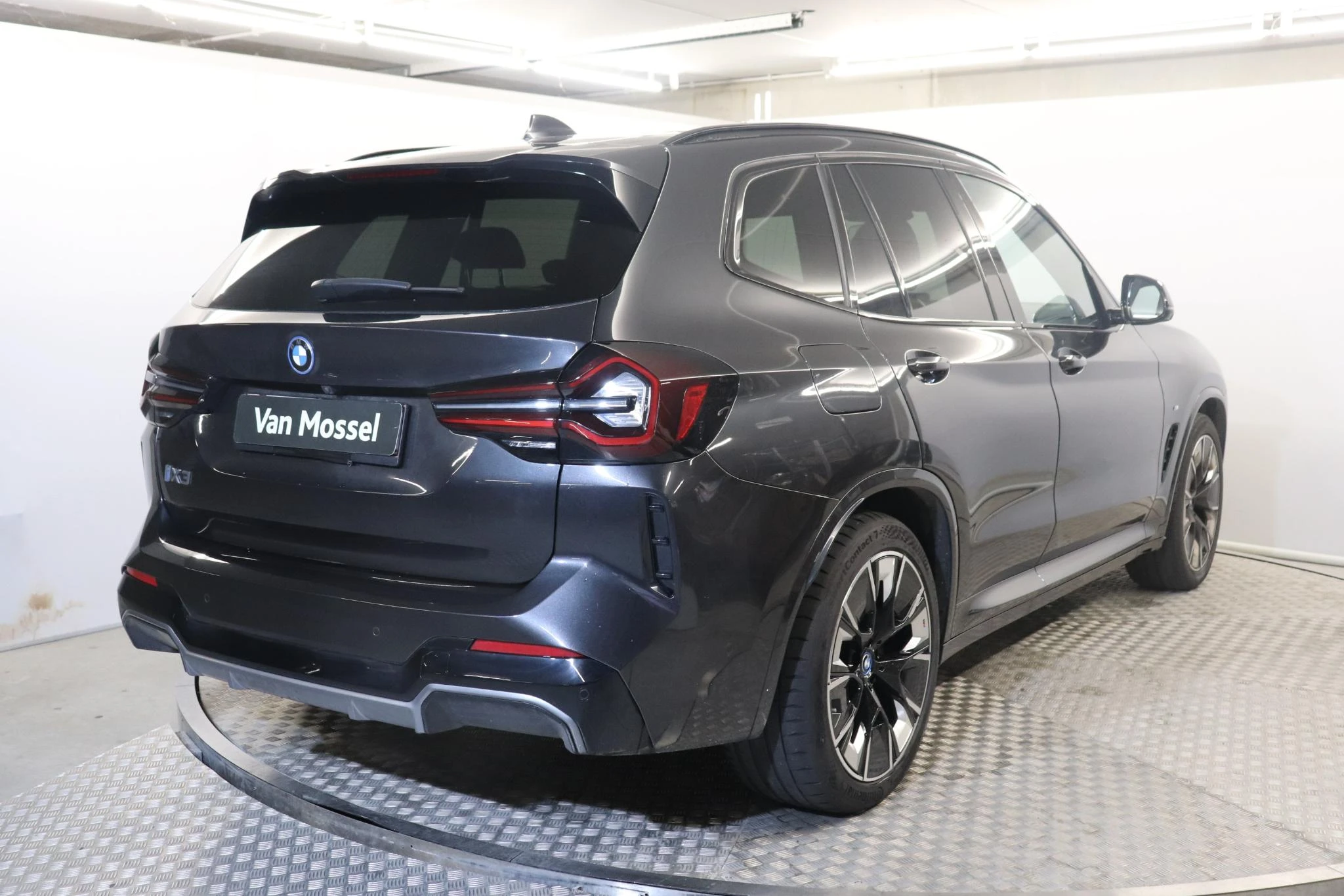 BMW-iX3-image-5