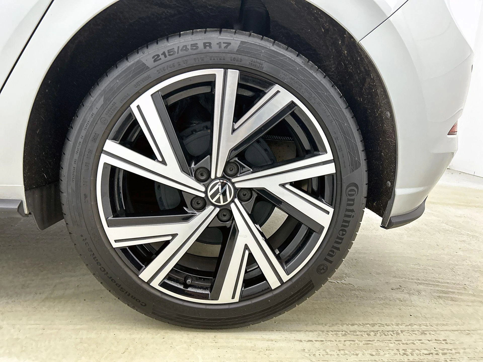 Volkswagen-Polo-image-36