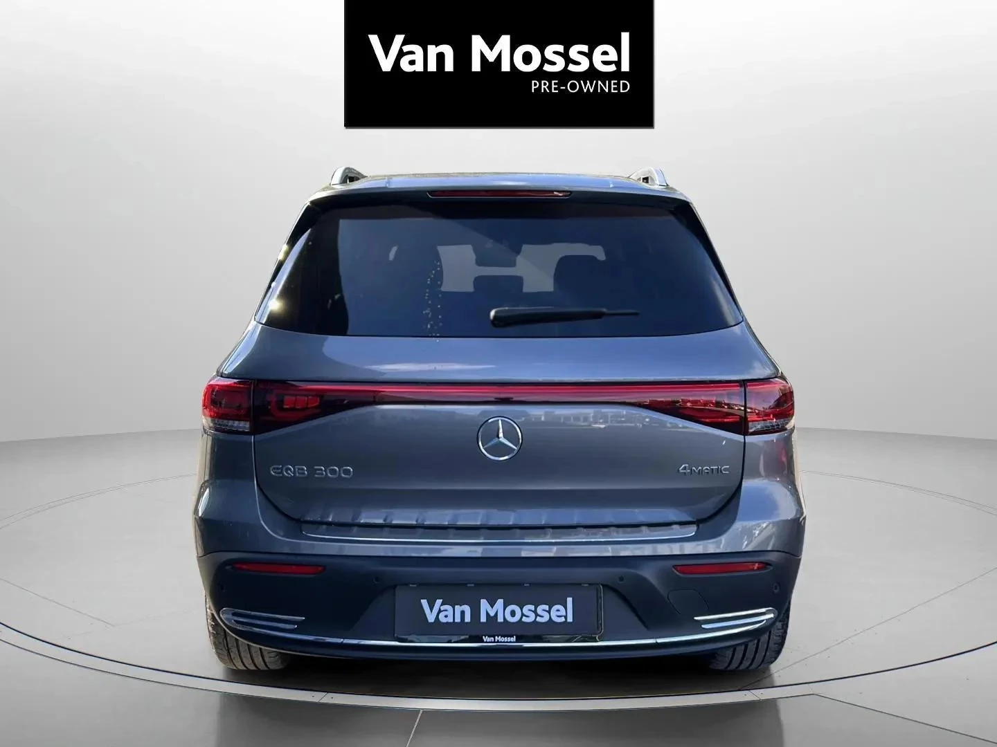 Mercedes-Benz-EQB-image-5