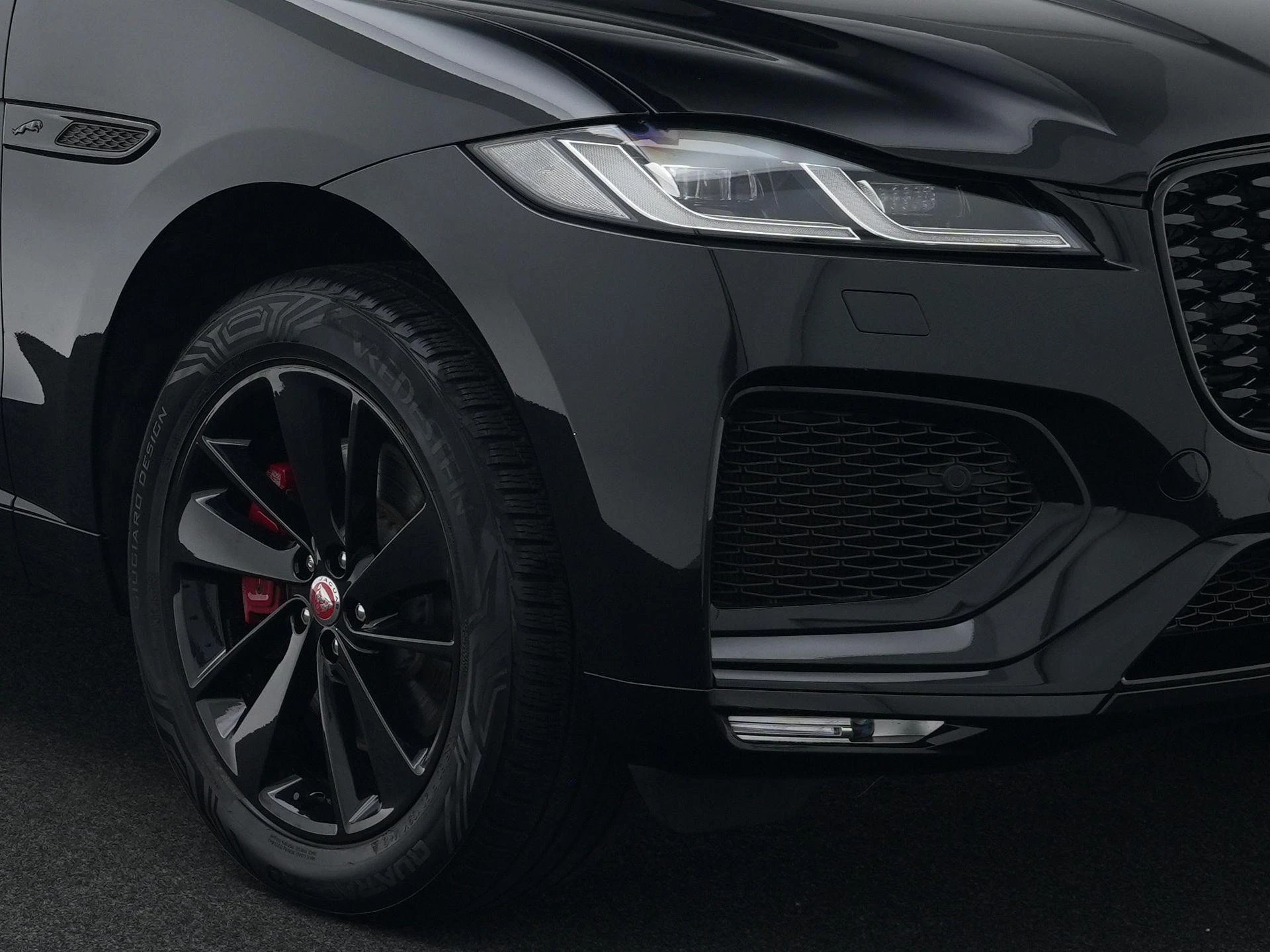 Jaguar F-PACE 2.0 P400e PHEV R-Dynamic Black