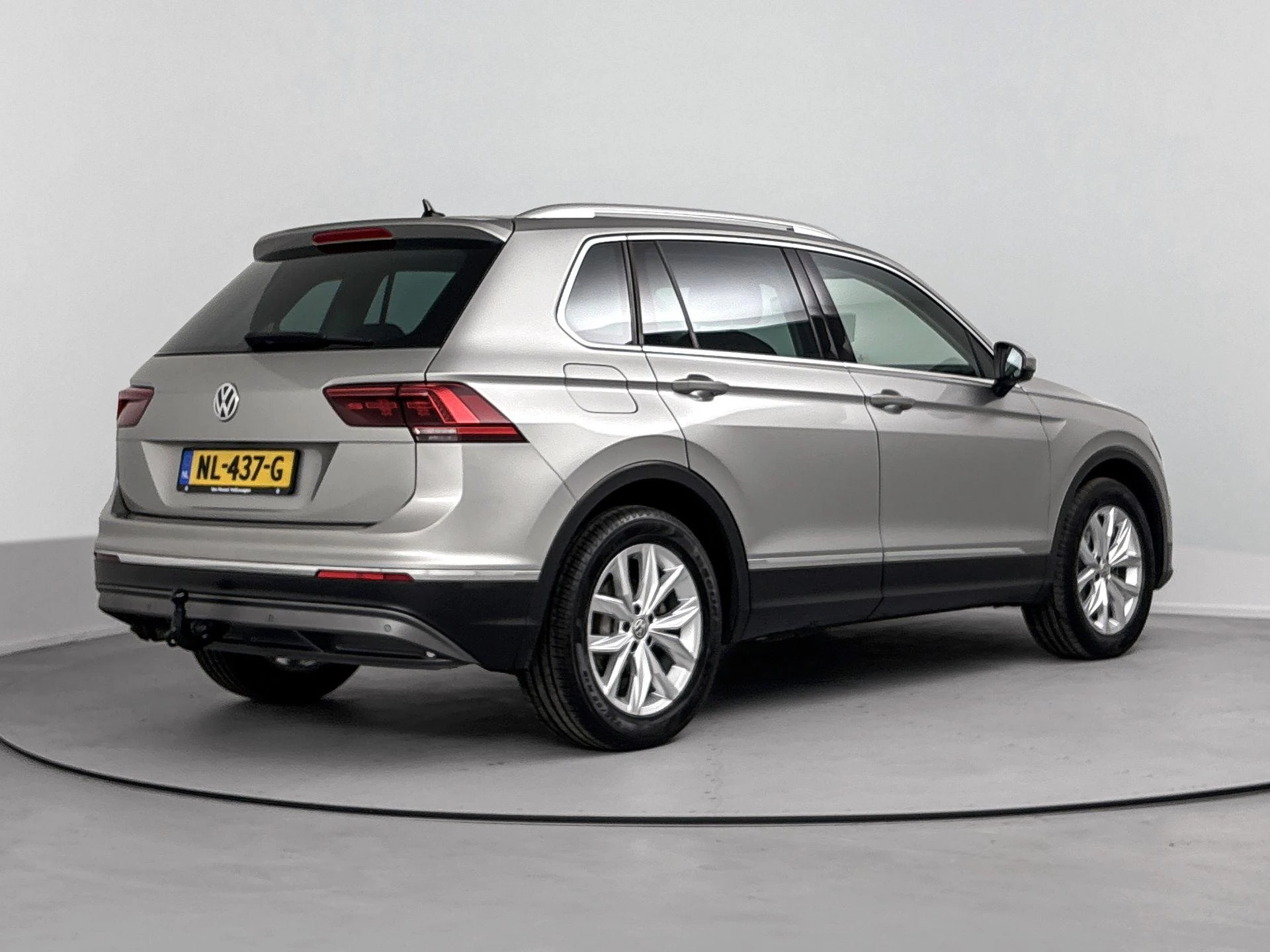 Volkswagen-Tiguan-image-3