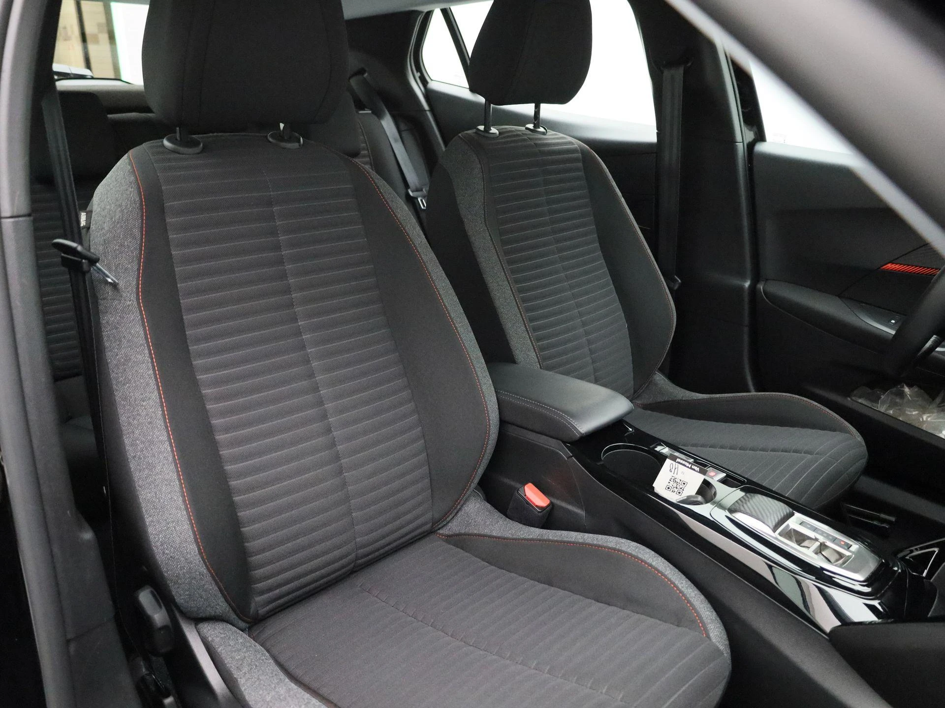 Peugeot e-2008 EV Active 50 kWh