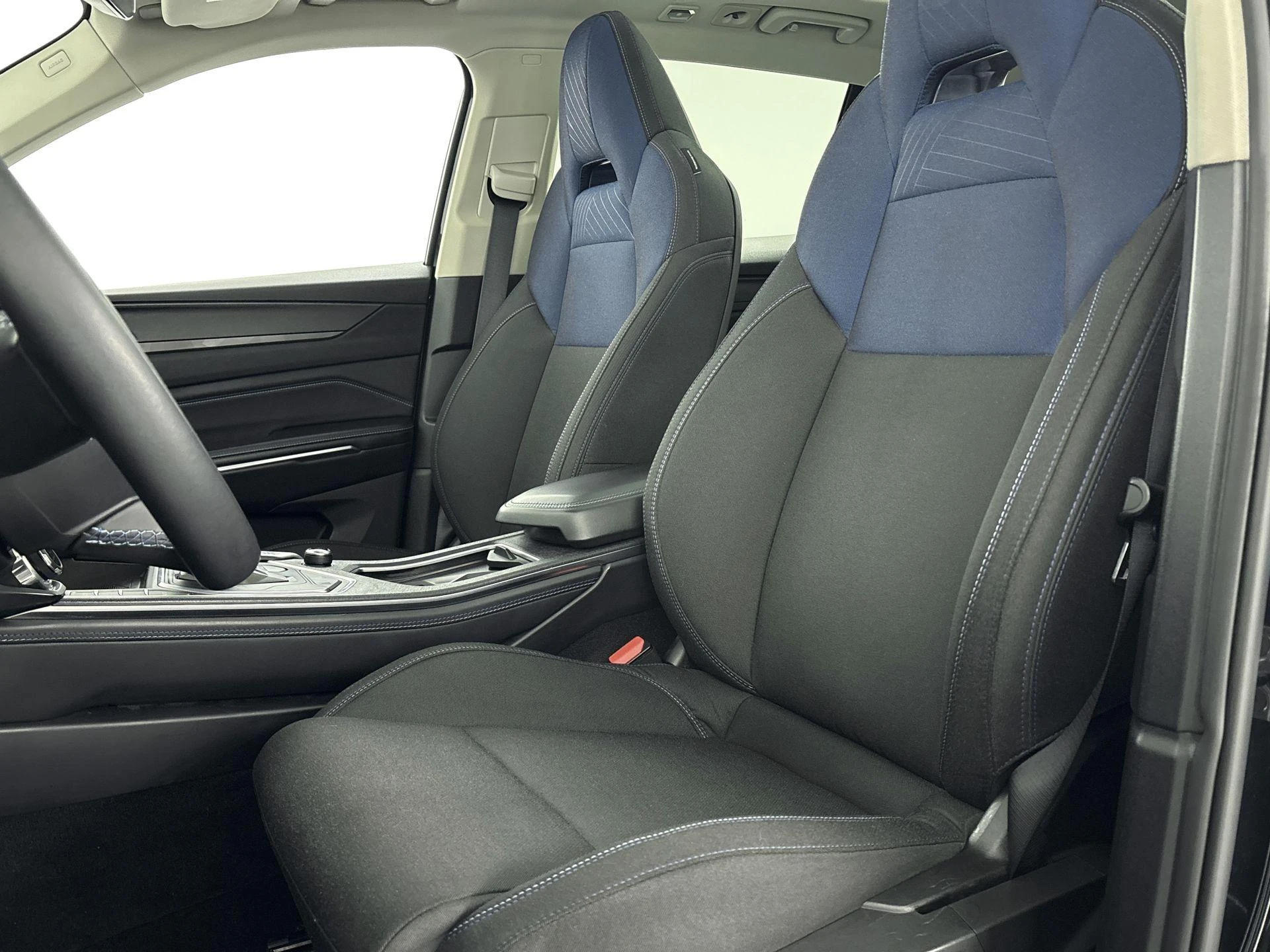 Lynk & Co-01-image-11
