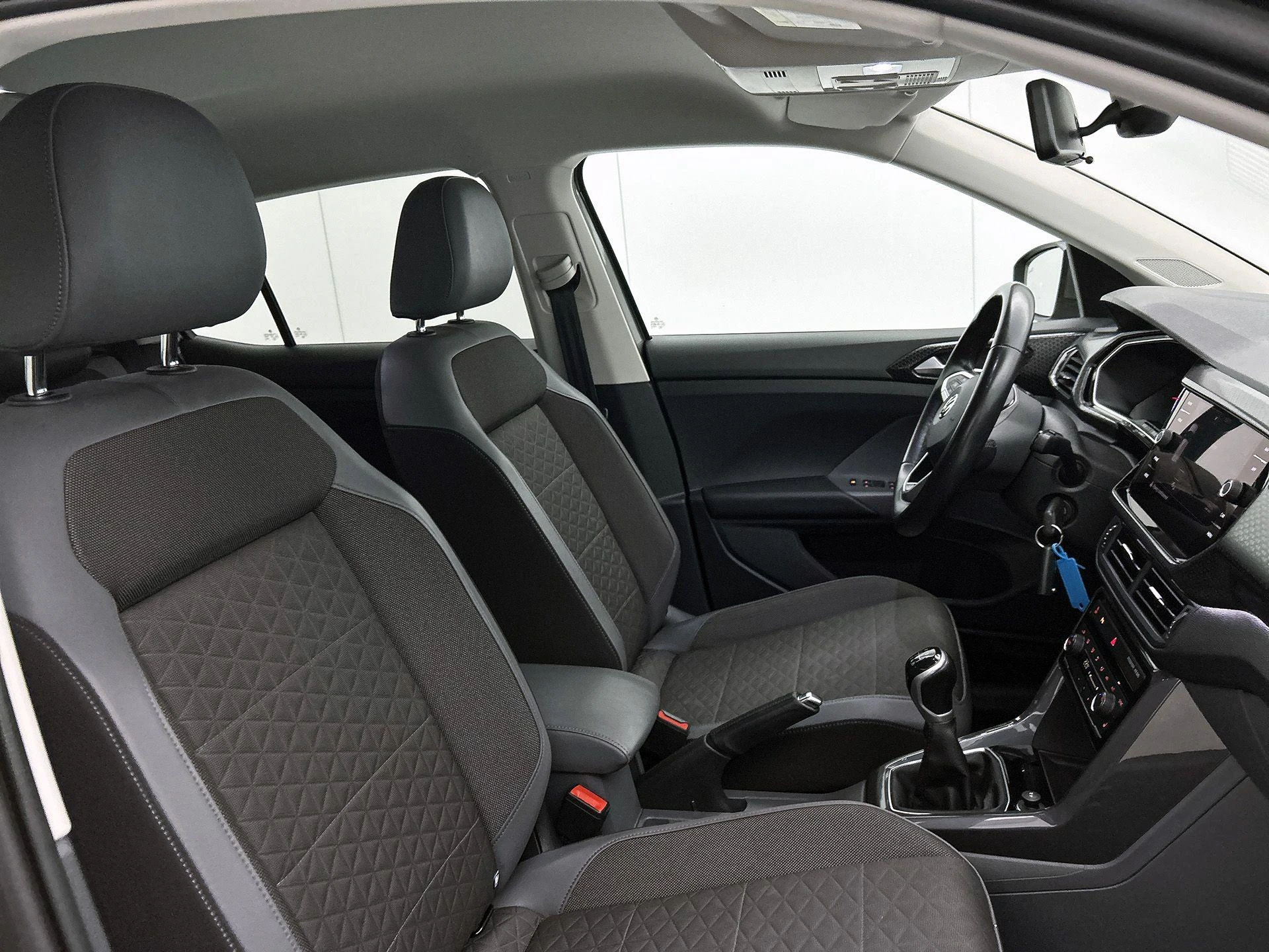Volkswagen-T-Cross-image-33