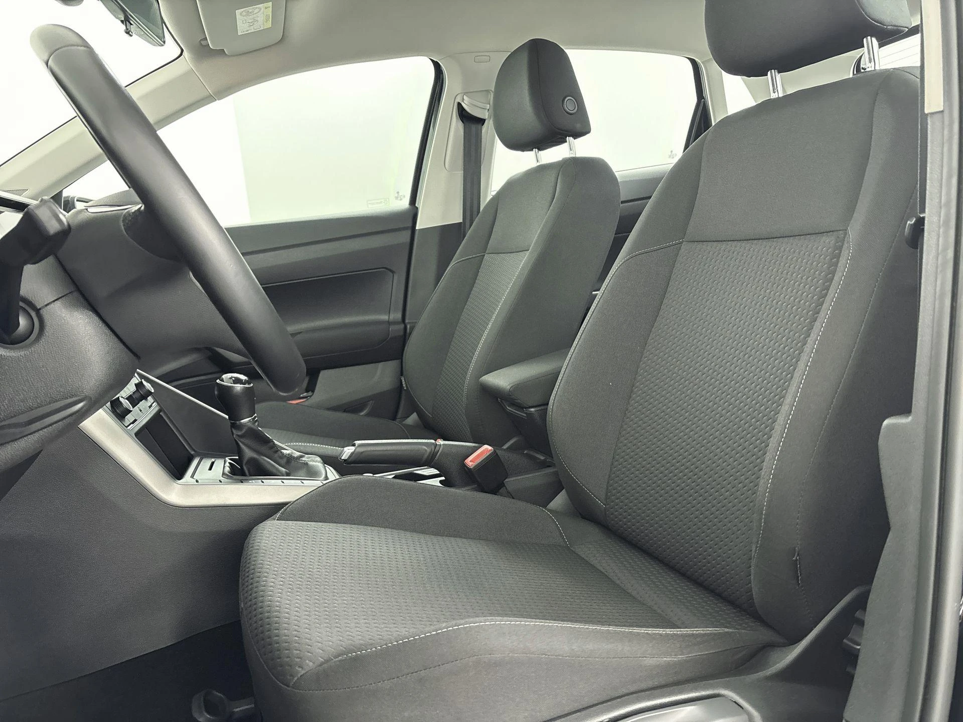 Volkswagen-Polo-image-11