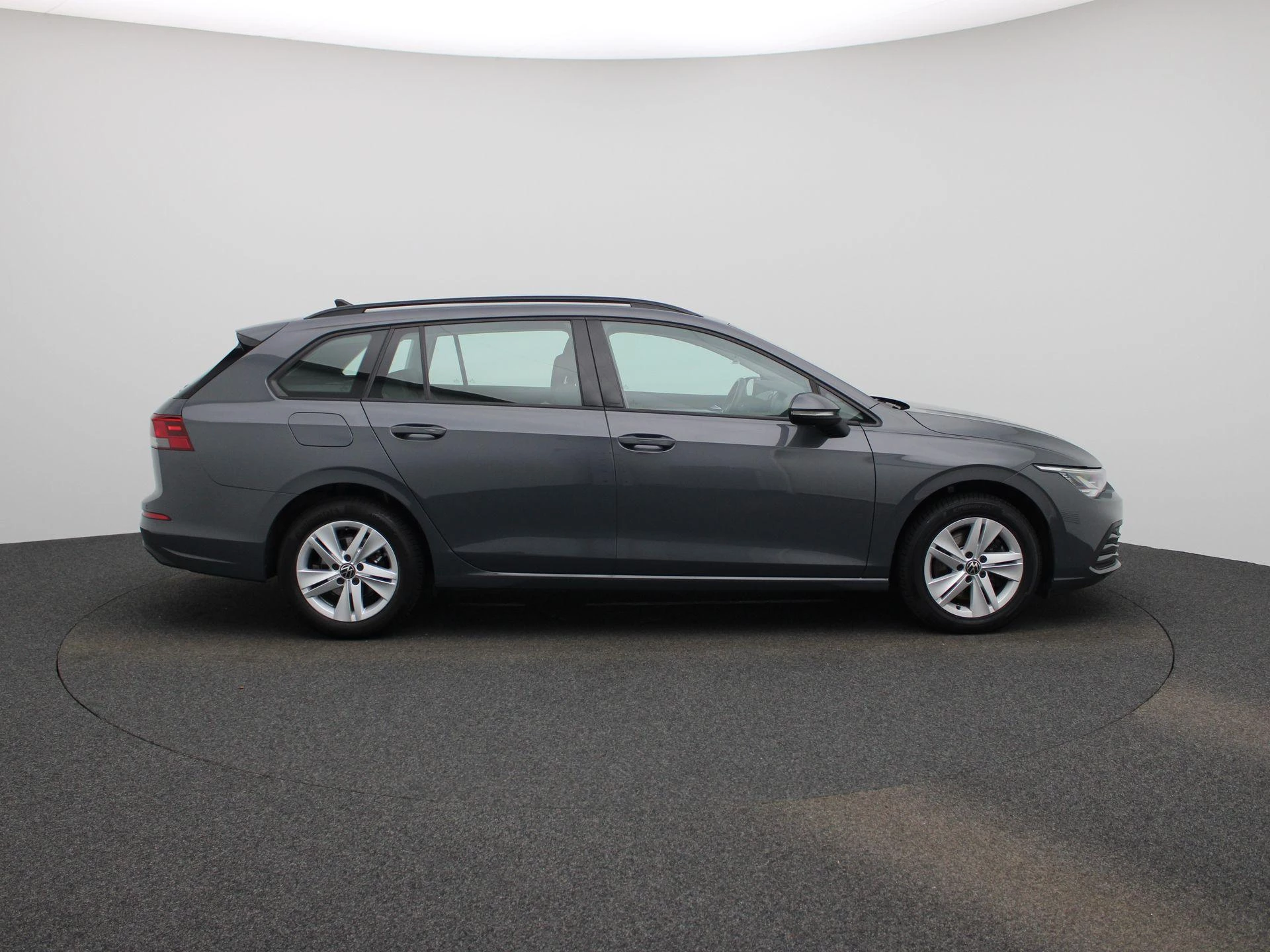 Volkswagen-Golf-image-6