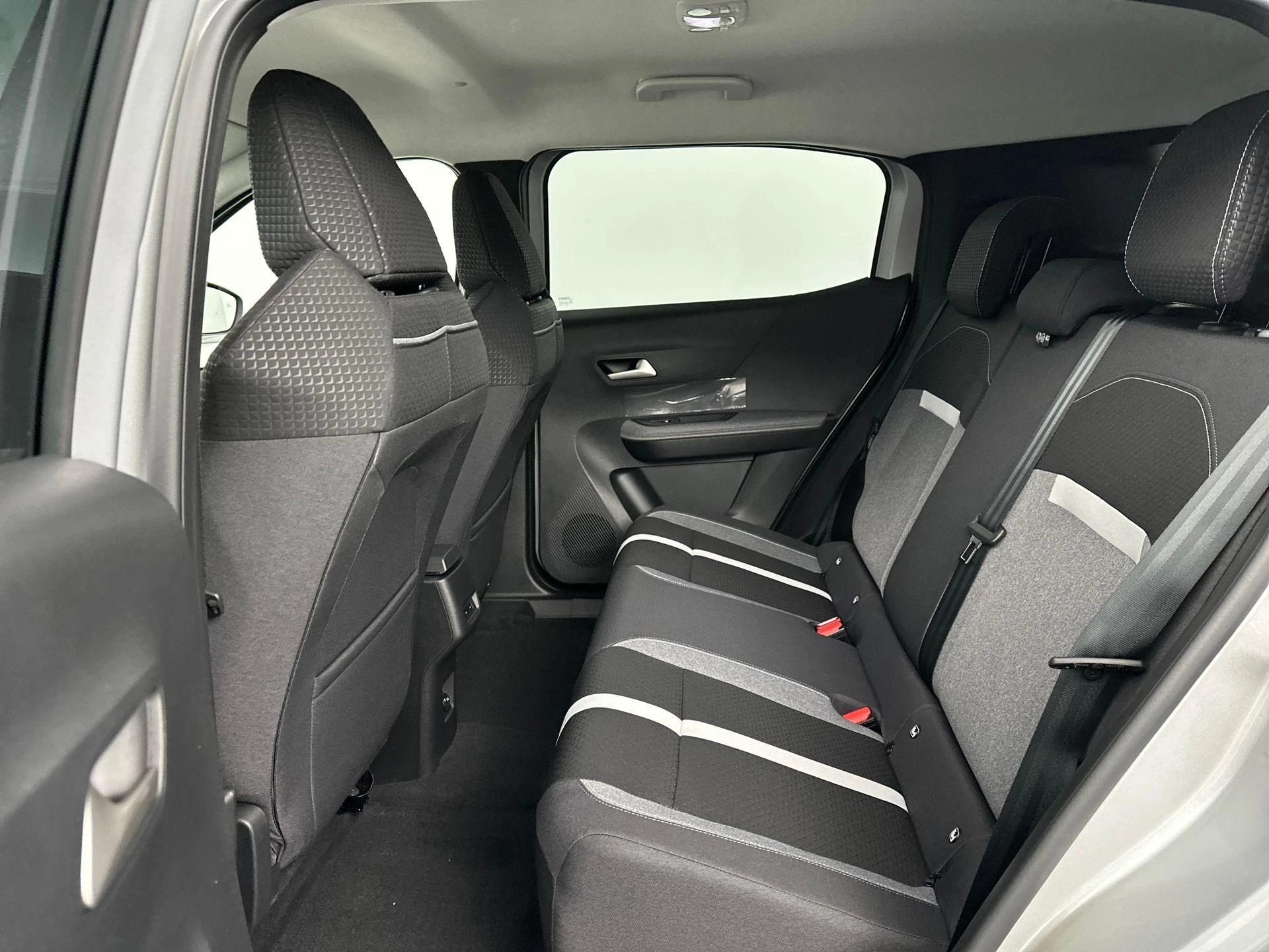 Opel-Frontera-image-23