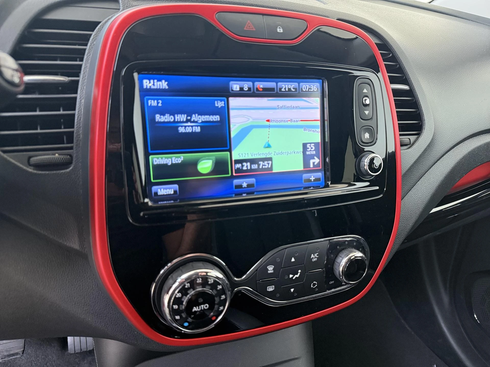 Renault-Captur-image-16