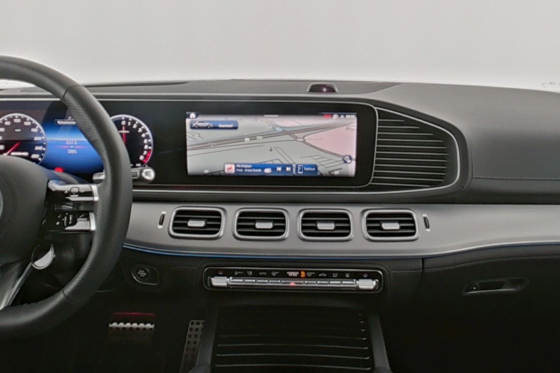 Mercedes-Benz-GLE-image-14