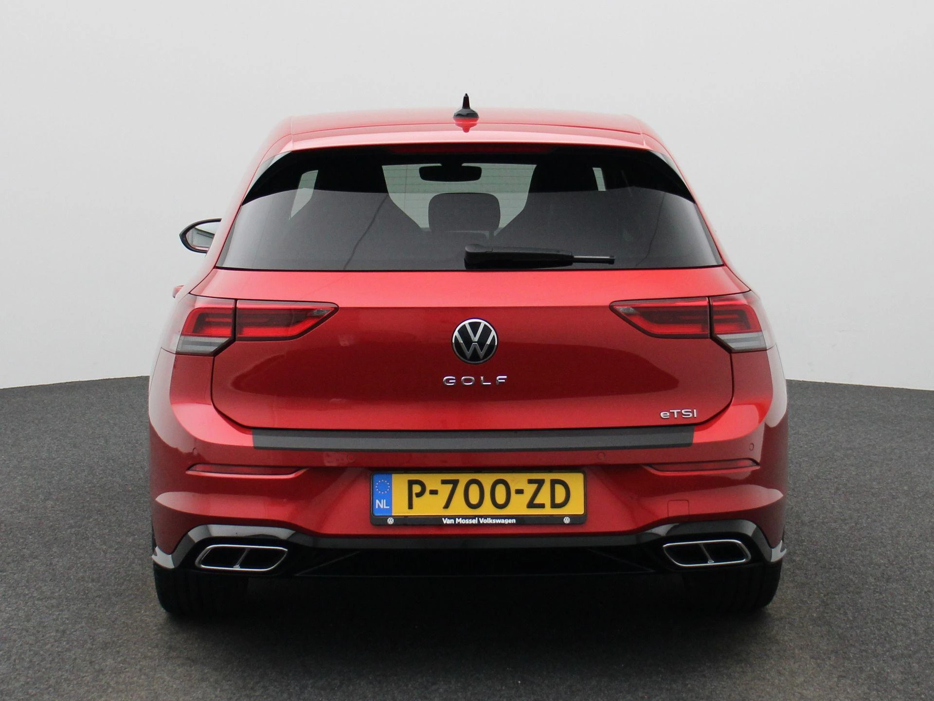 Volkswagen-Golf-image-4