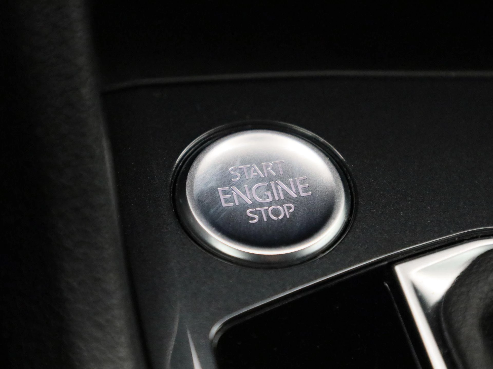 Volkswagen-Tiguan-image-23