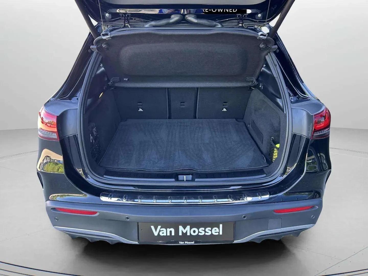 Mercedes-Benz-EQA-image-22