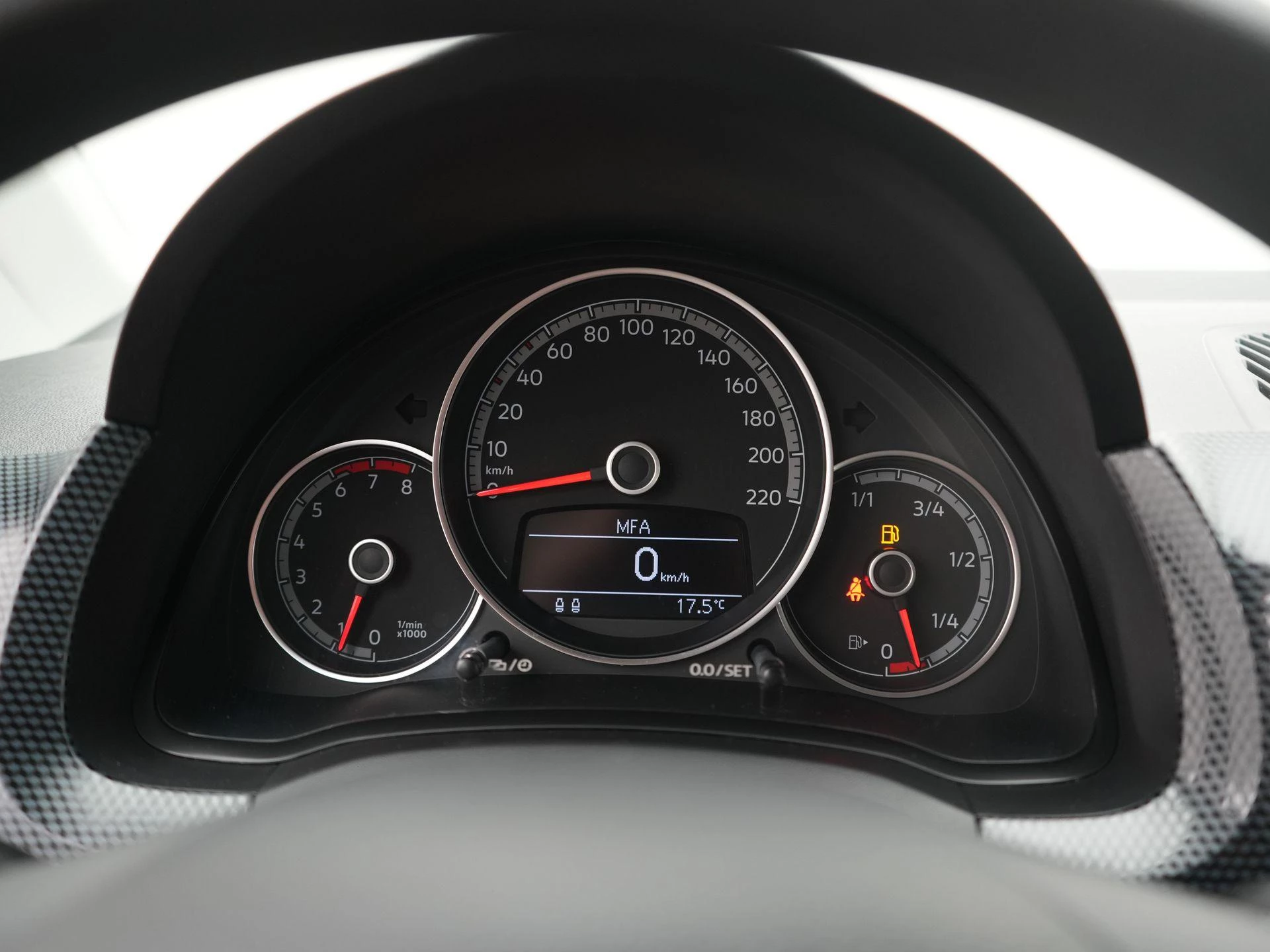Volkswagen-up!-image-10