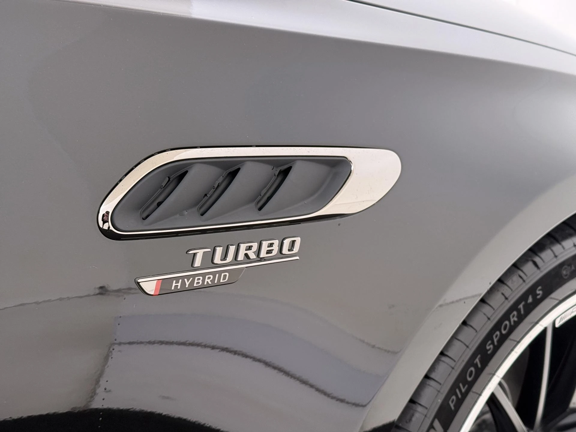 Mercedes-Benz-E-Klasse-image-12