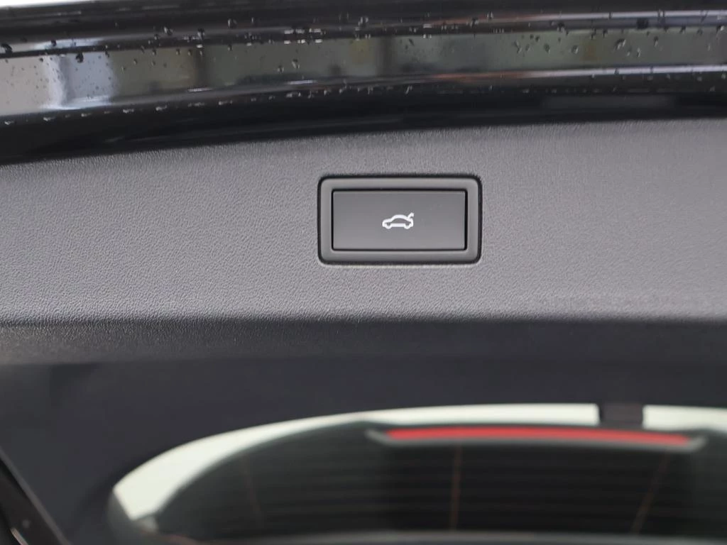 Volkswagen-Tiguan-image-18