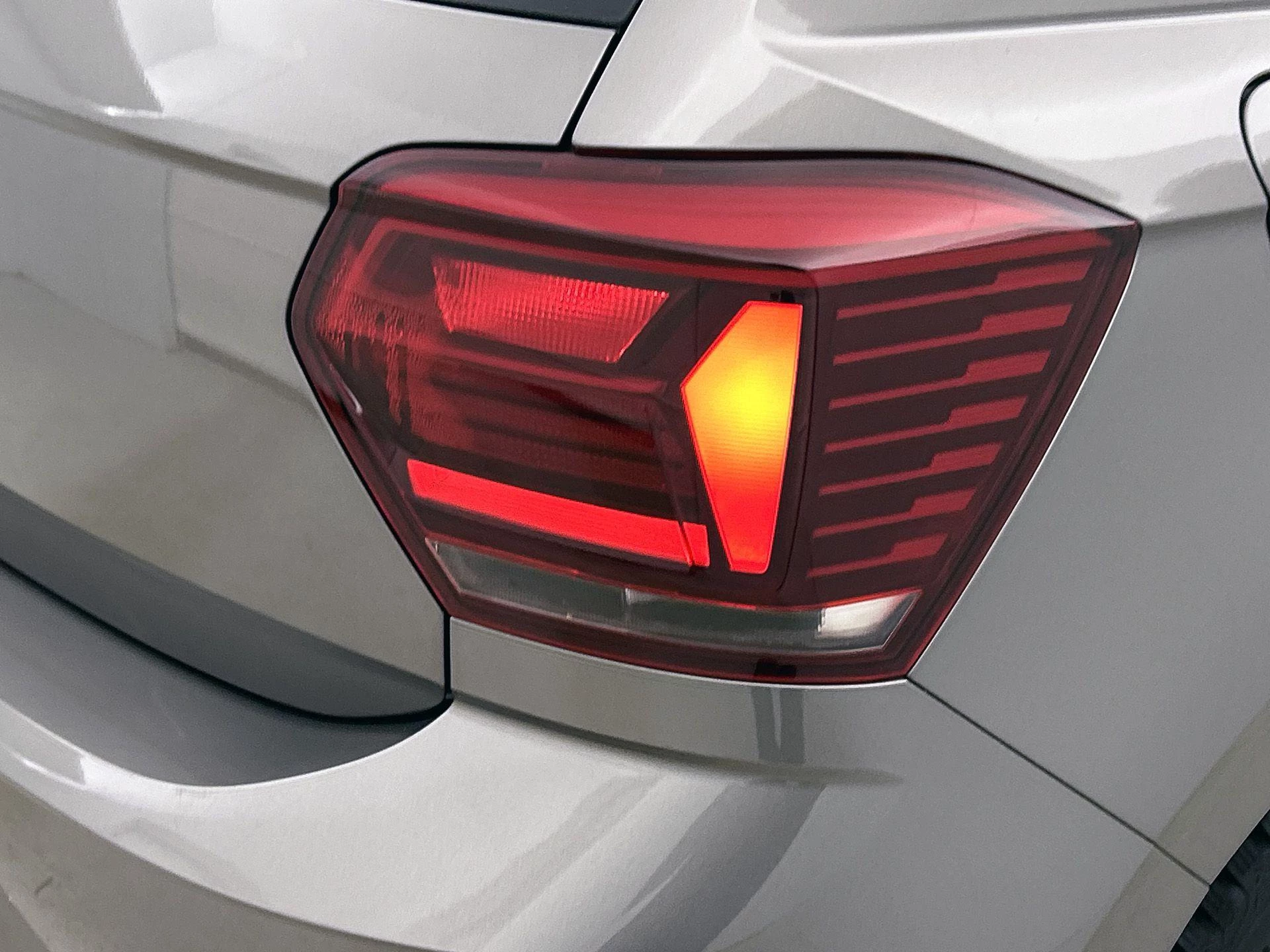 Volkswagen-Polo-image-27
