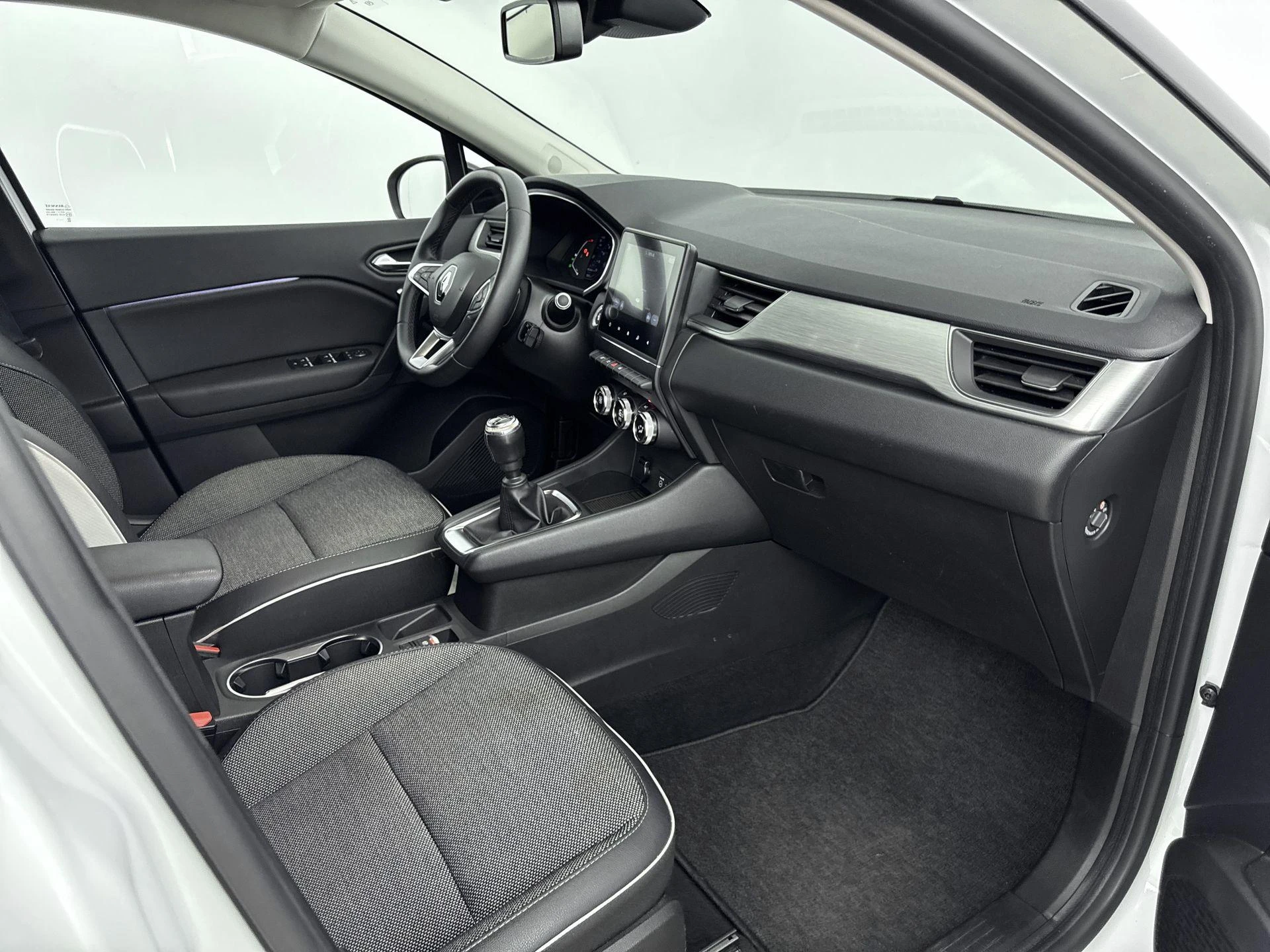 Renault-Captur-image-16