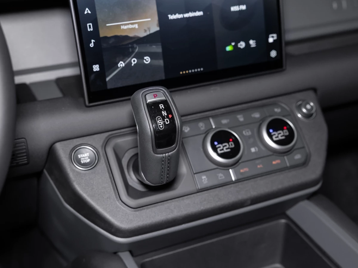 Land Rover-Defender-image-20