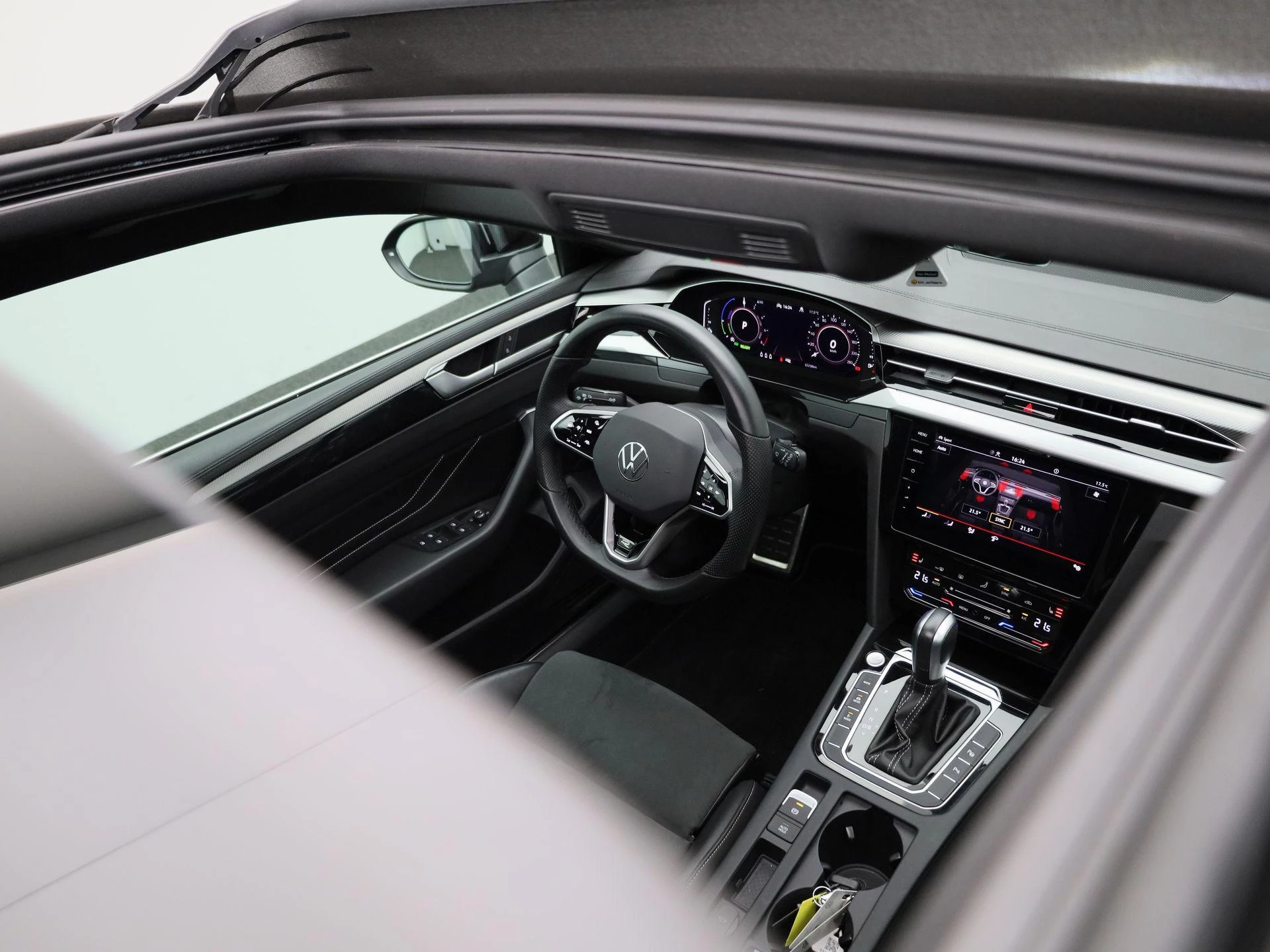 Volkswagen-Arteon-image-47