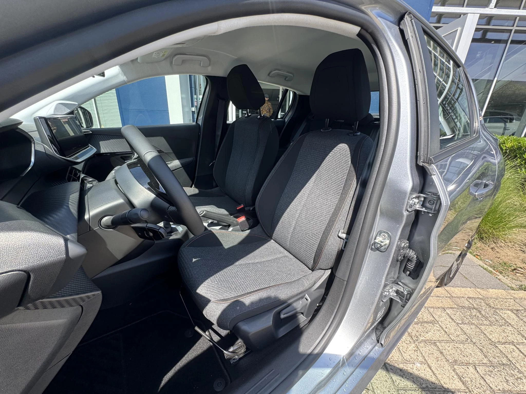 Peugeot-208-image-15