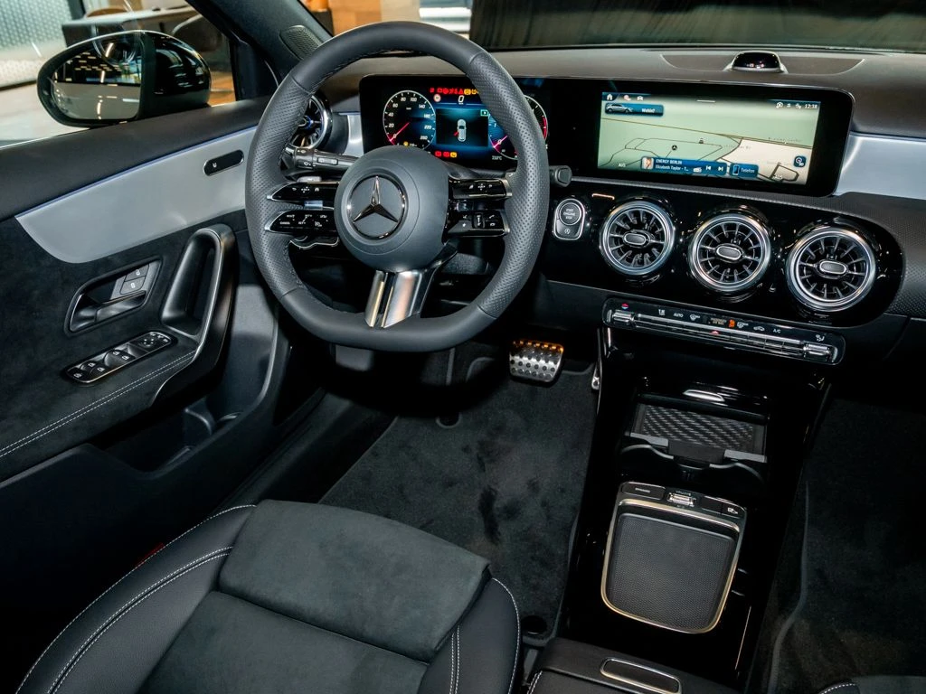 Mercedes-Benz-A-Klasse 200 d-image-8