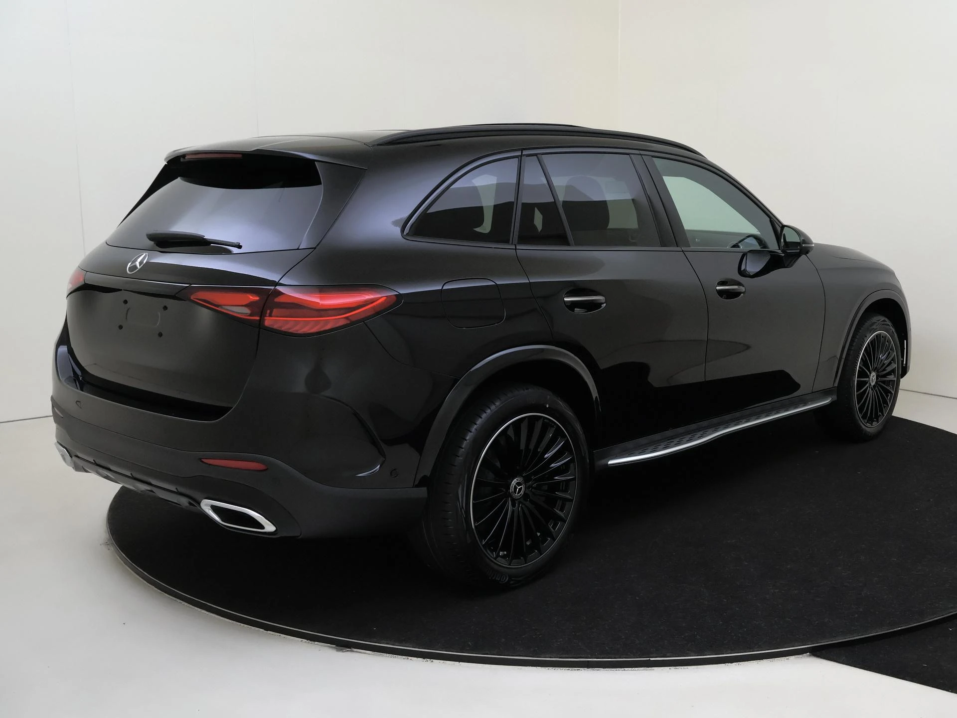 Mercedes-Benz-GLC-image-3