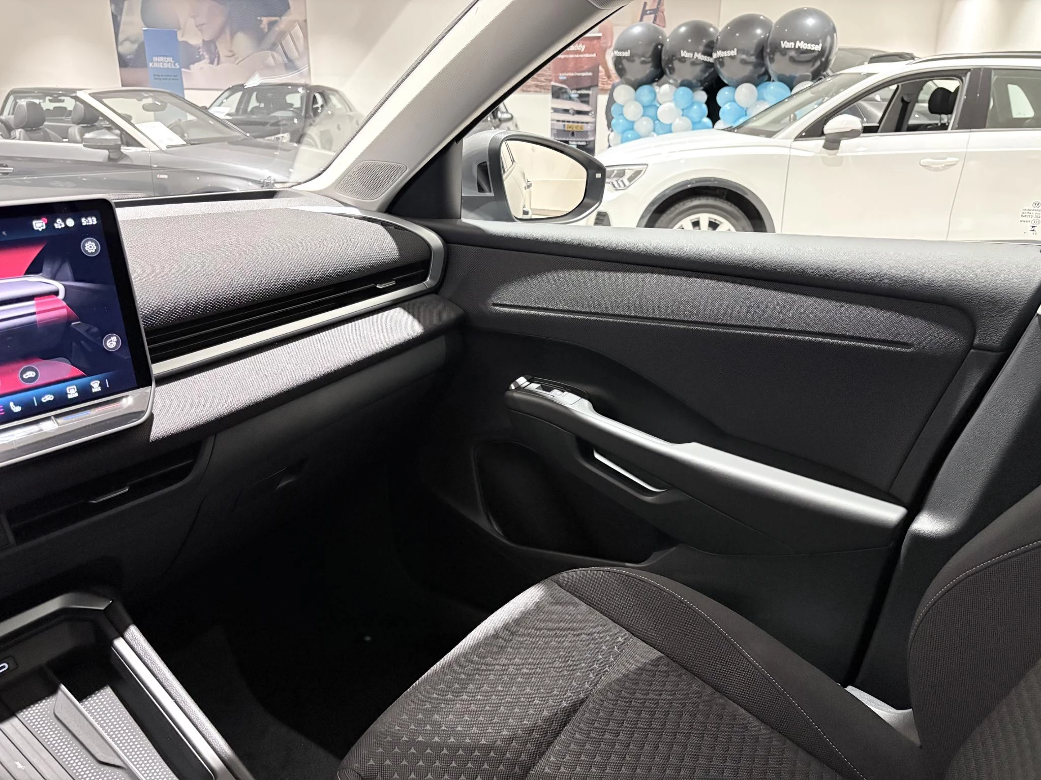 Volkswagen T-Roc 1.5 eTsi Life First Edition 116 PK Automaat