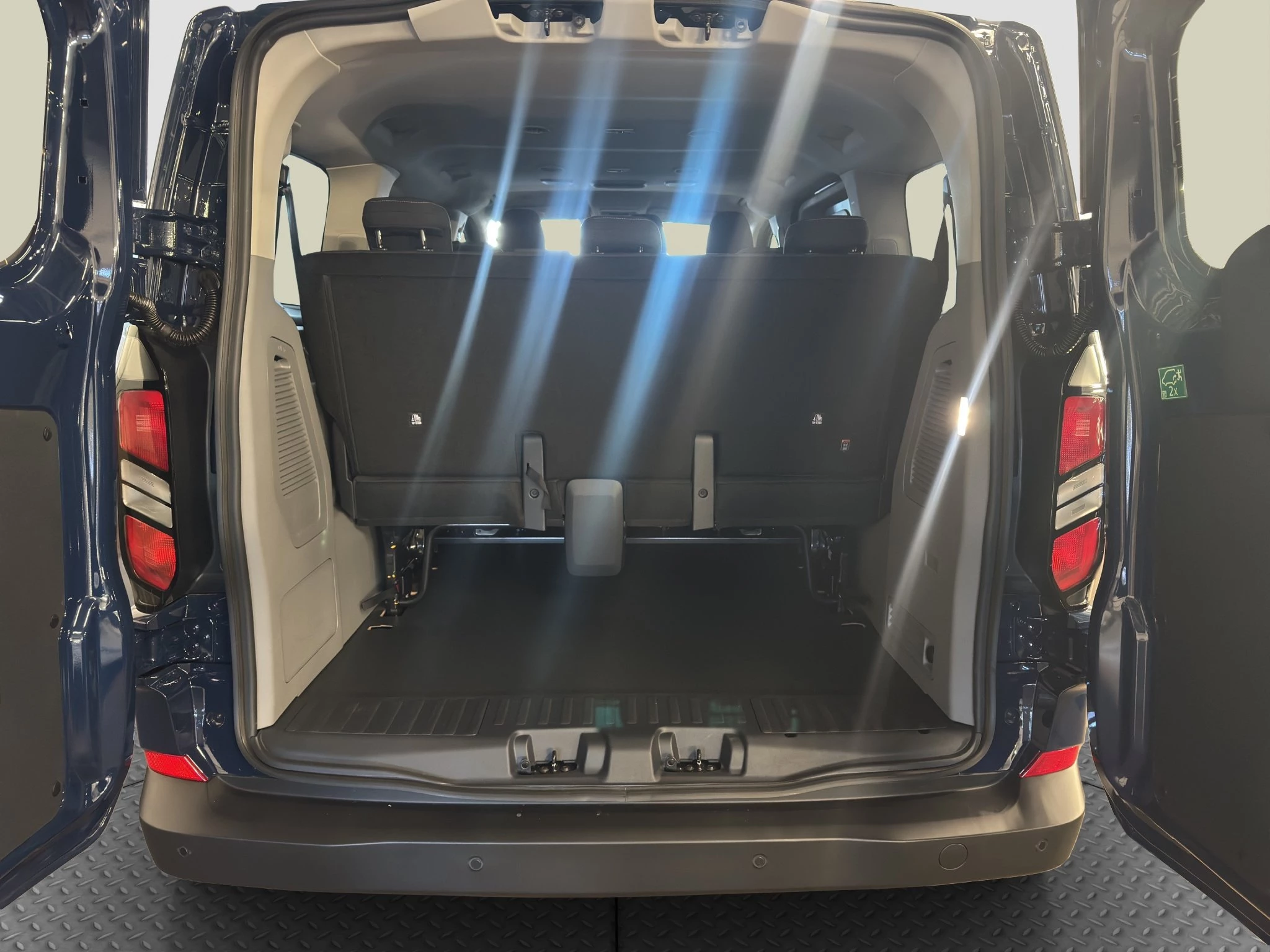 Ford-Transit Custom-image-9