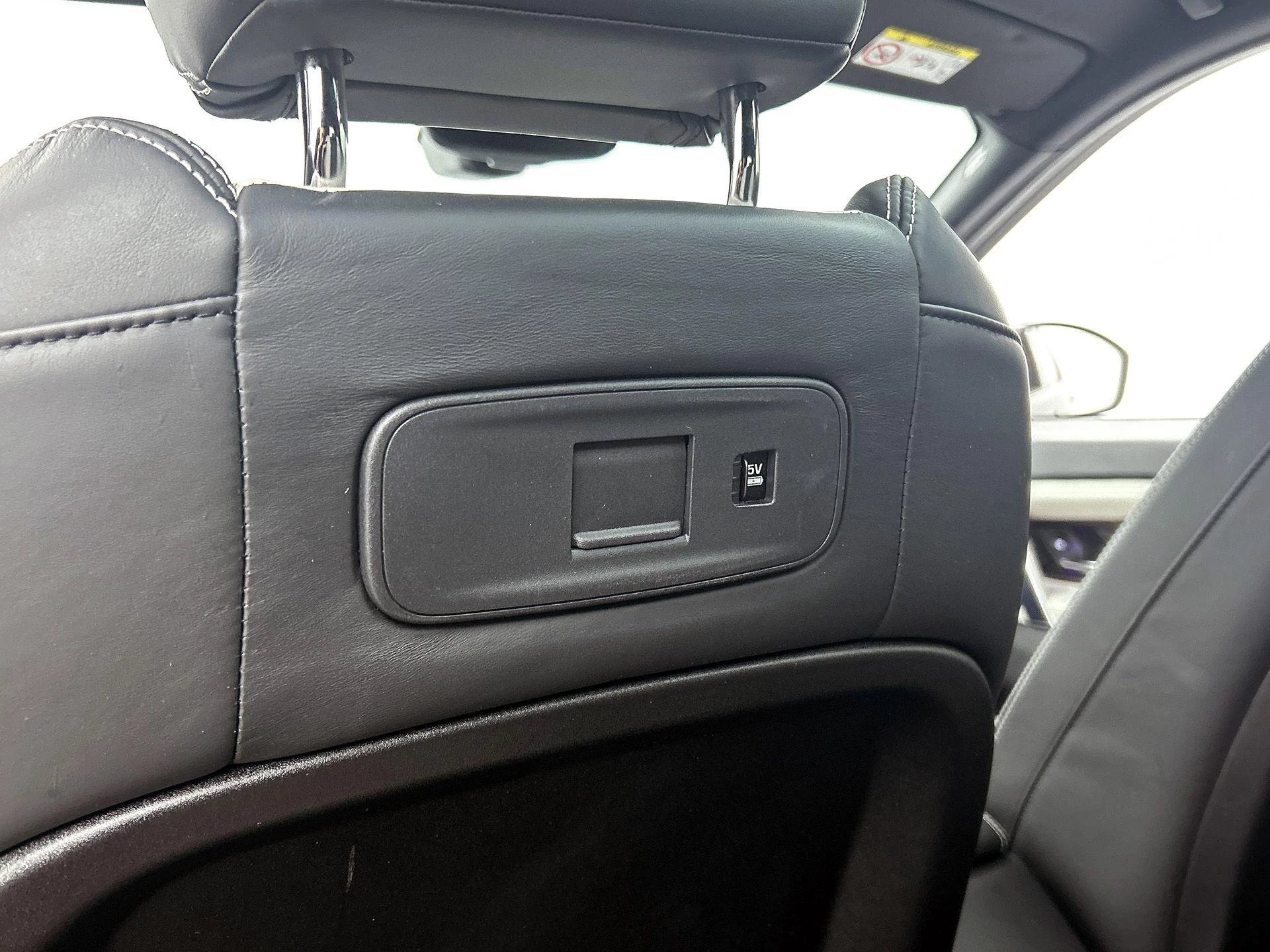 Land Rover-Discovery Sport-image-13