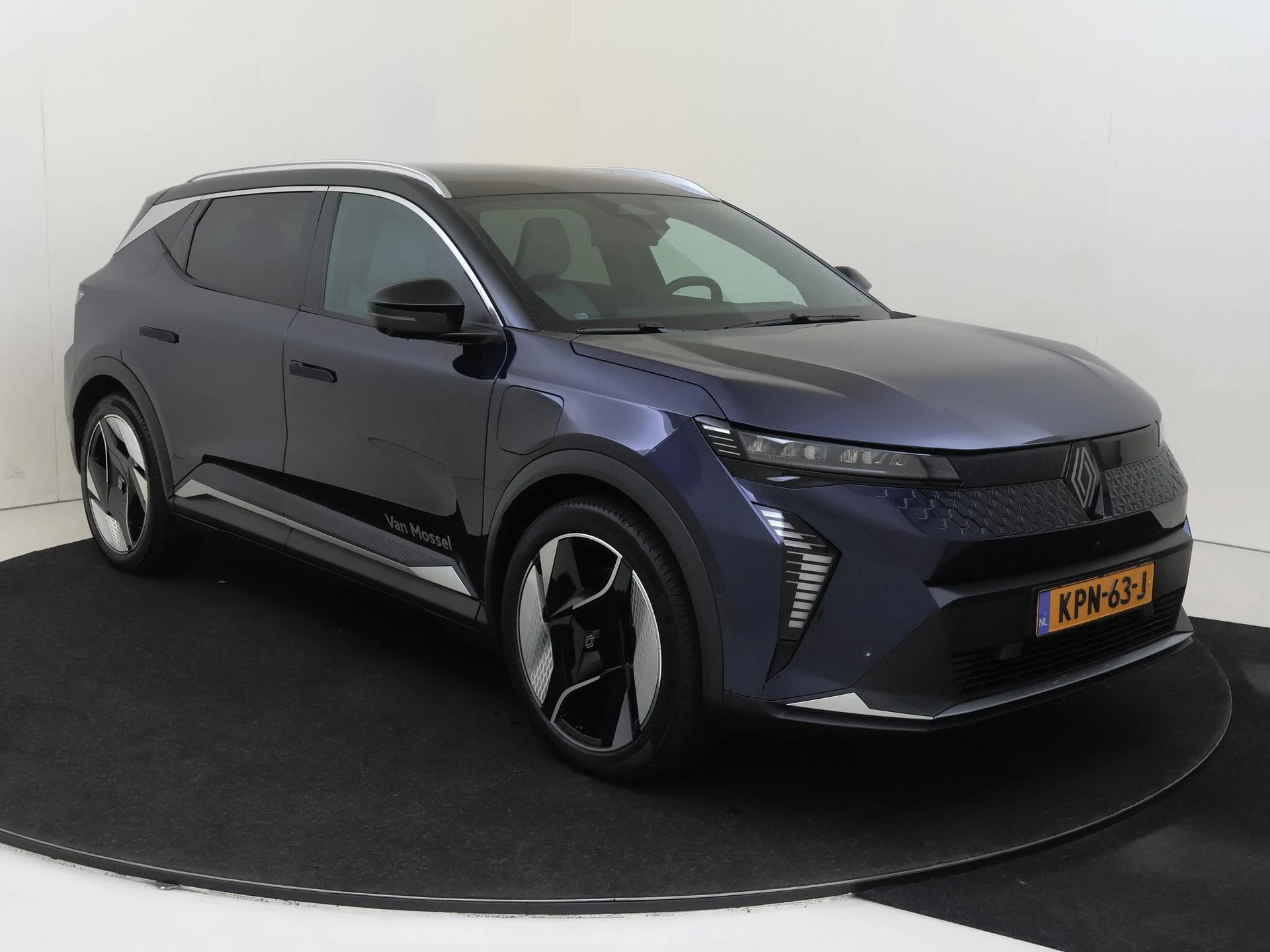 Renault Scénic E-Tech EV87 long range iconic