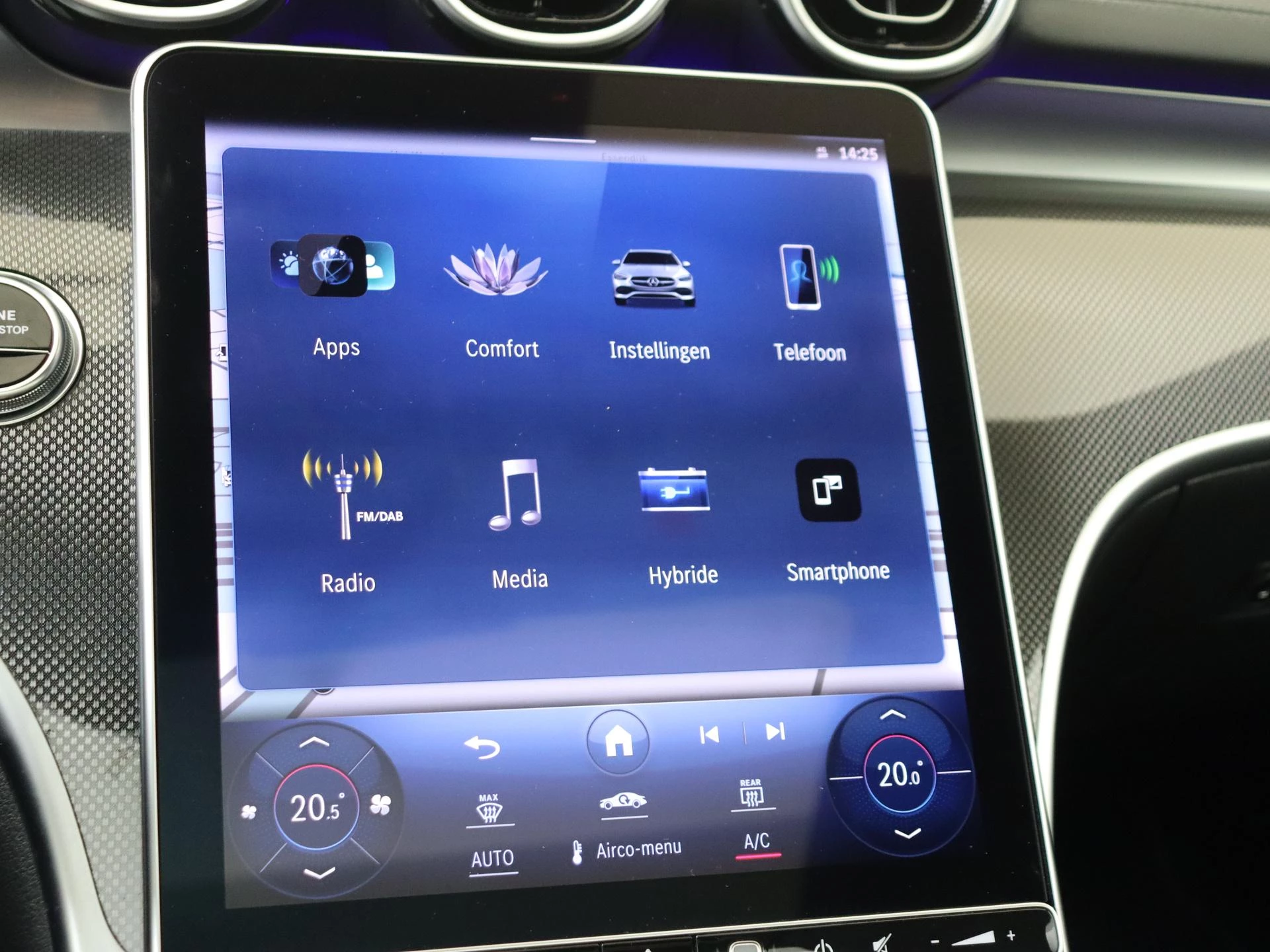 Mercedes-Benz-C-Klasse-image-15