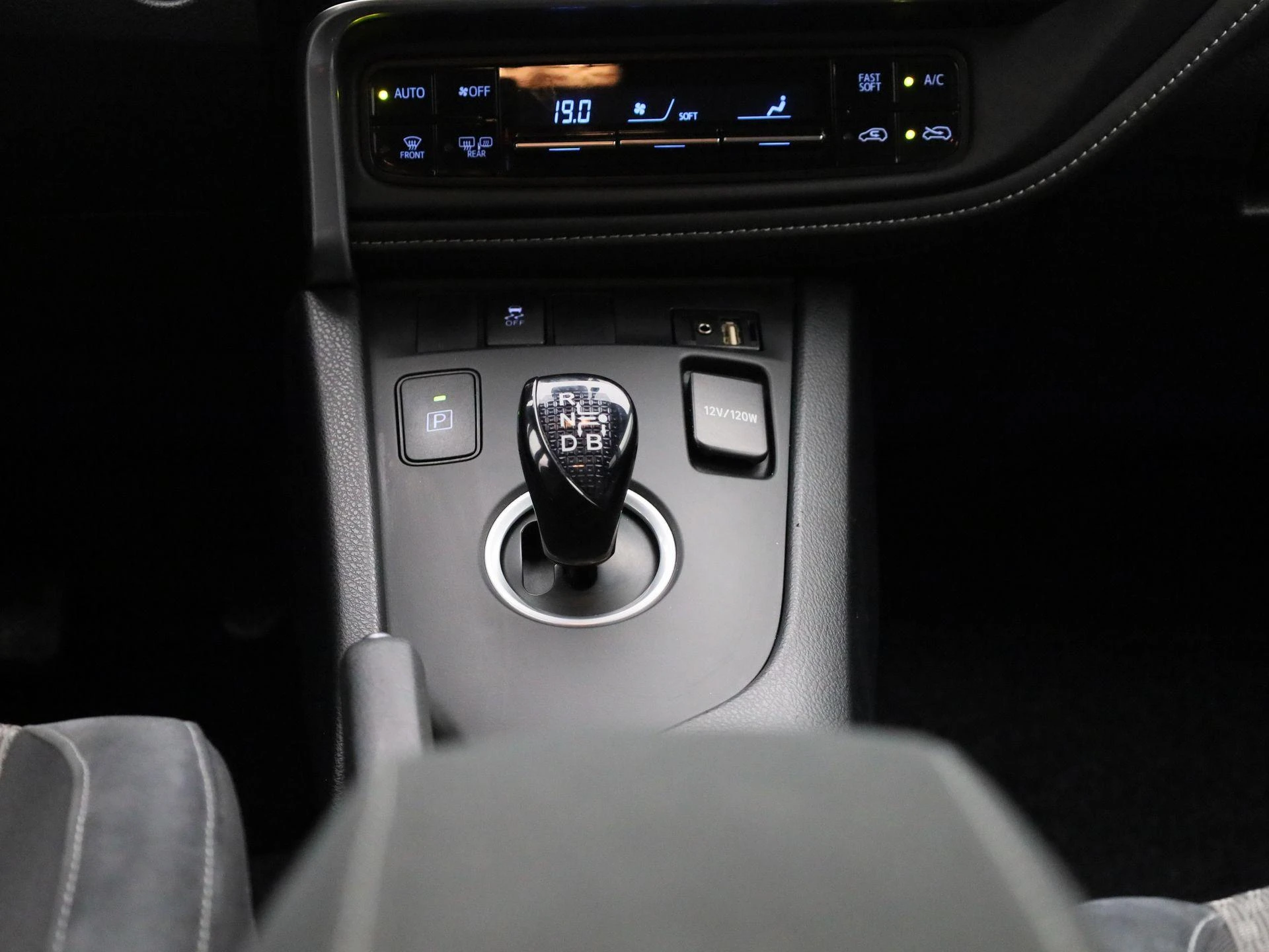 Toyota-Auris-image-9