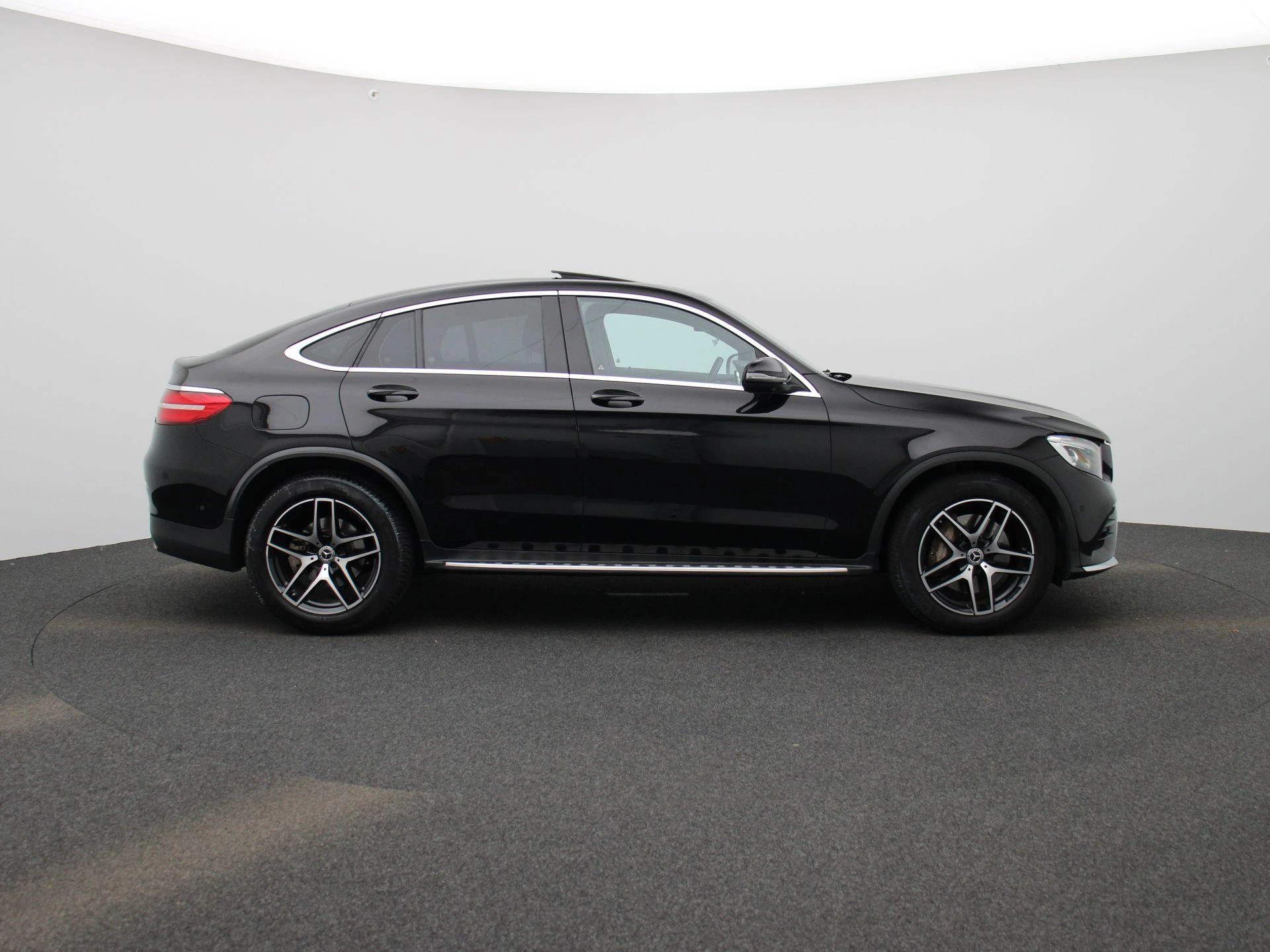Mercedes-Benz-GLC-image-5